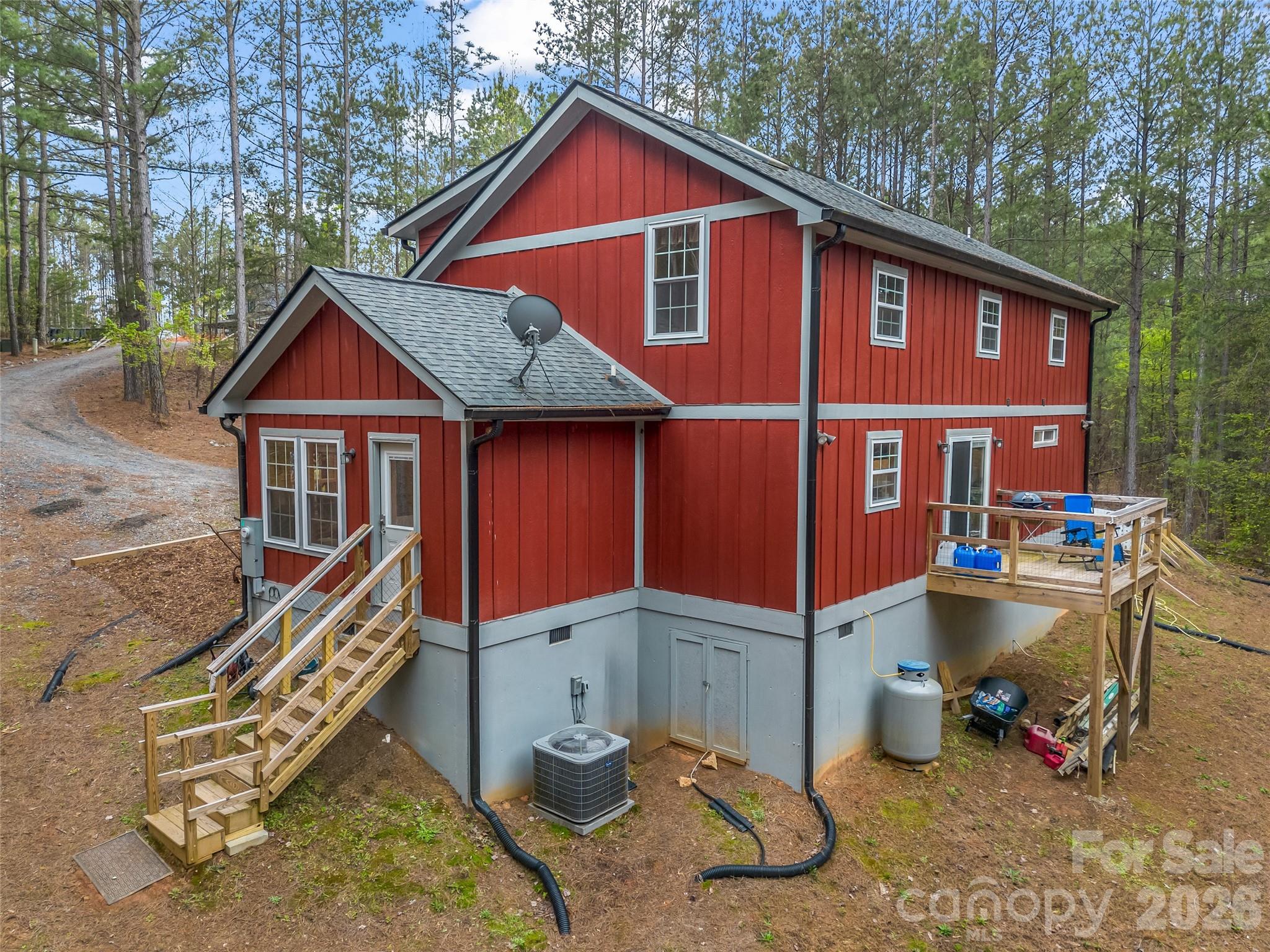 120 Ashley Court — Mill Spring