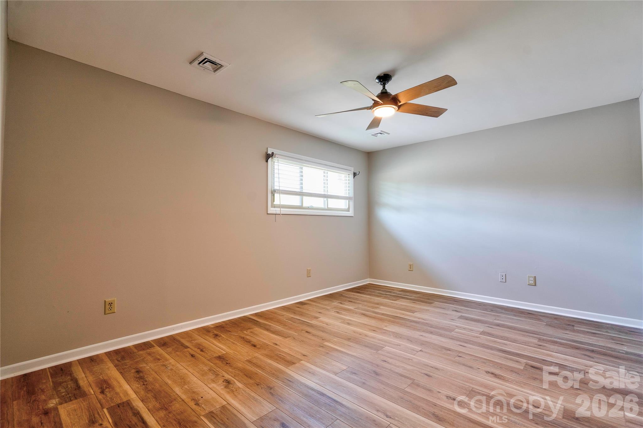 176 Knollwood Drive — Forest City
