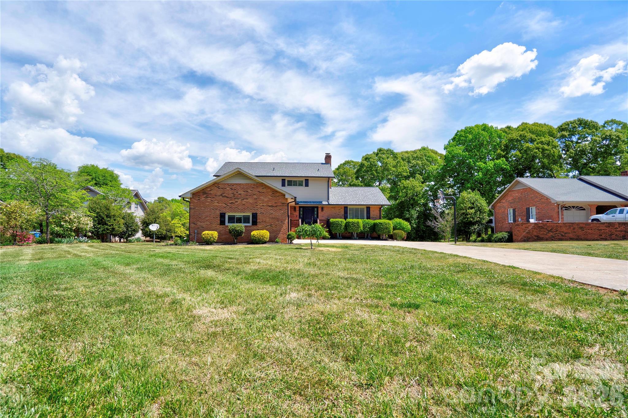176 Knollwood Drive — Forest City