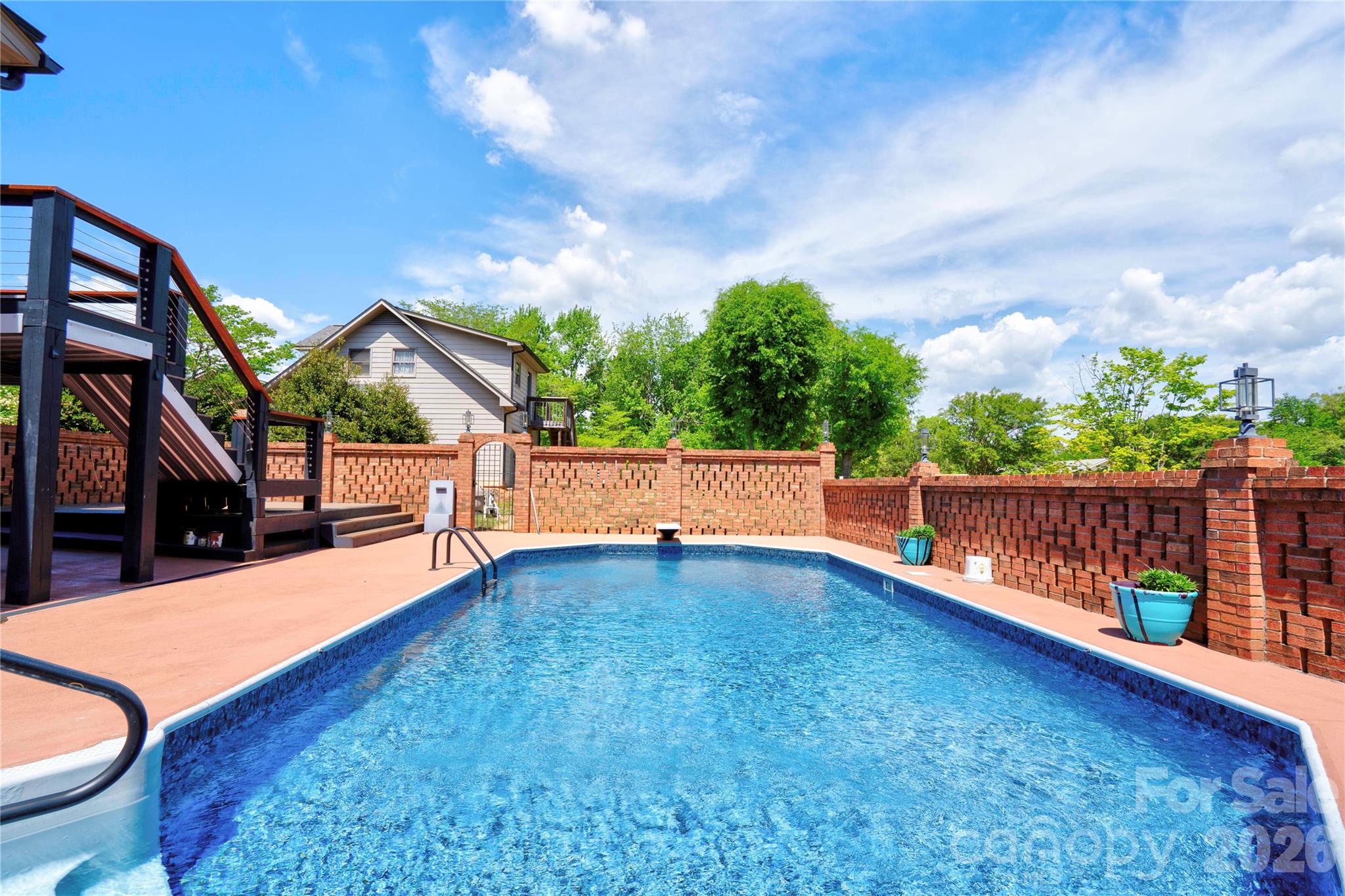 176 Knollwood Drive — Forest City