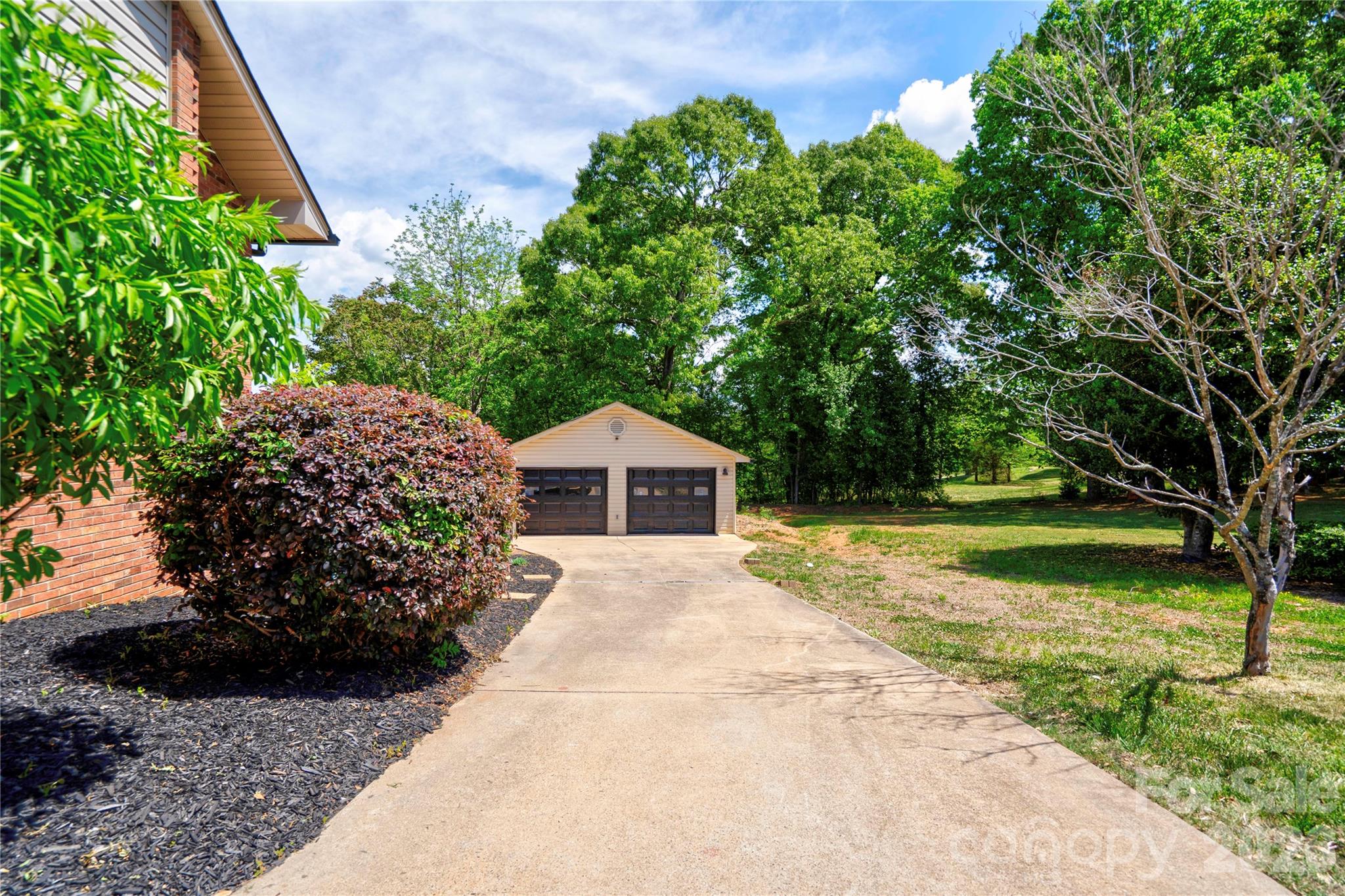 176 Knollwood Drive — Forest City