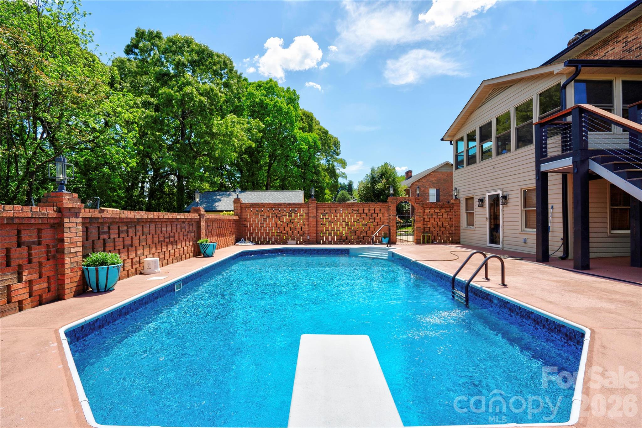 176 Knollwood Drive — Forest City