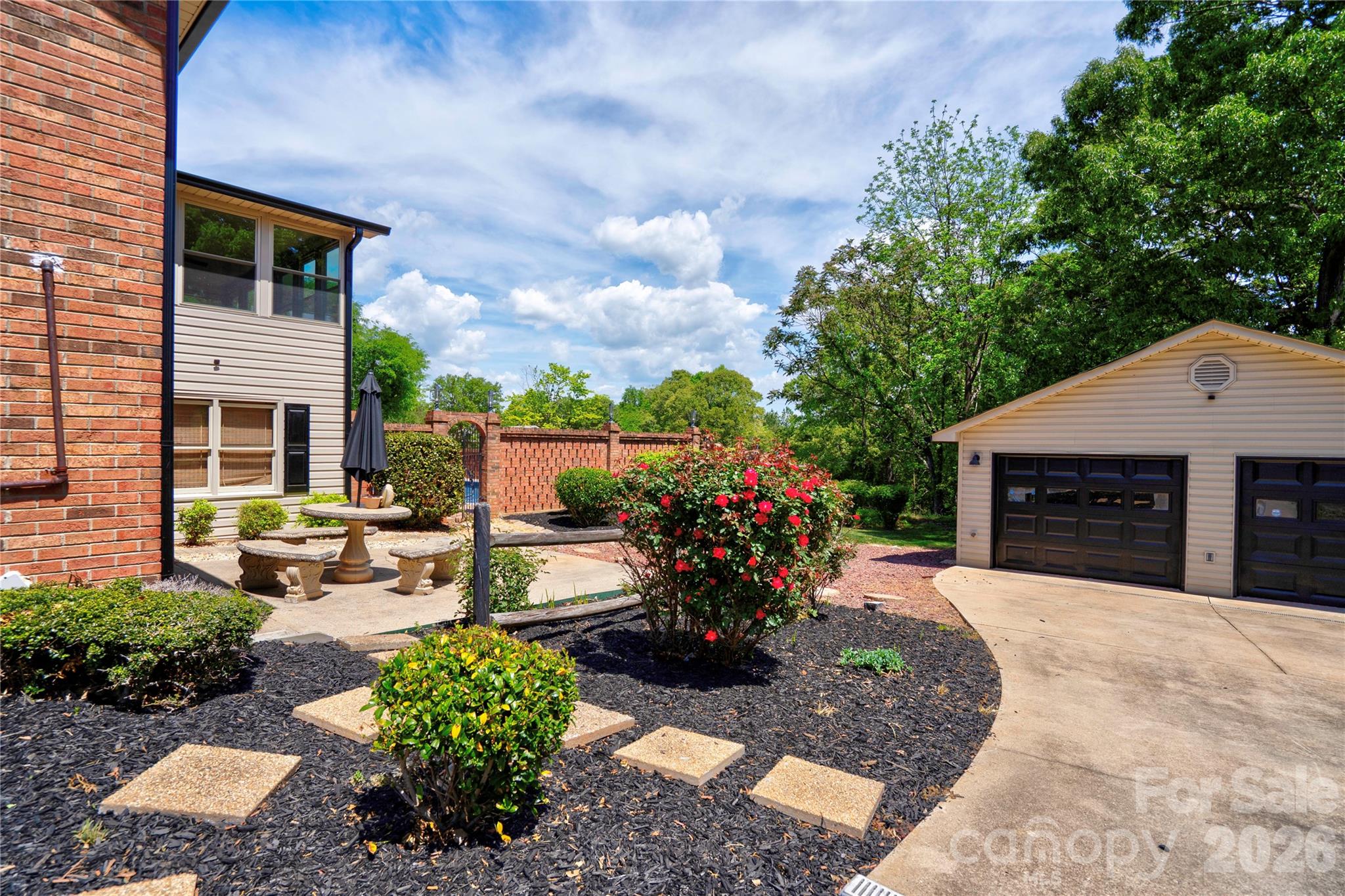176 Knollwood Drive — Forest City