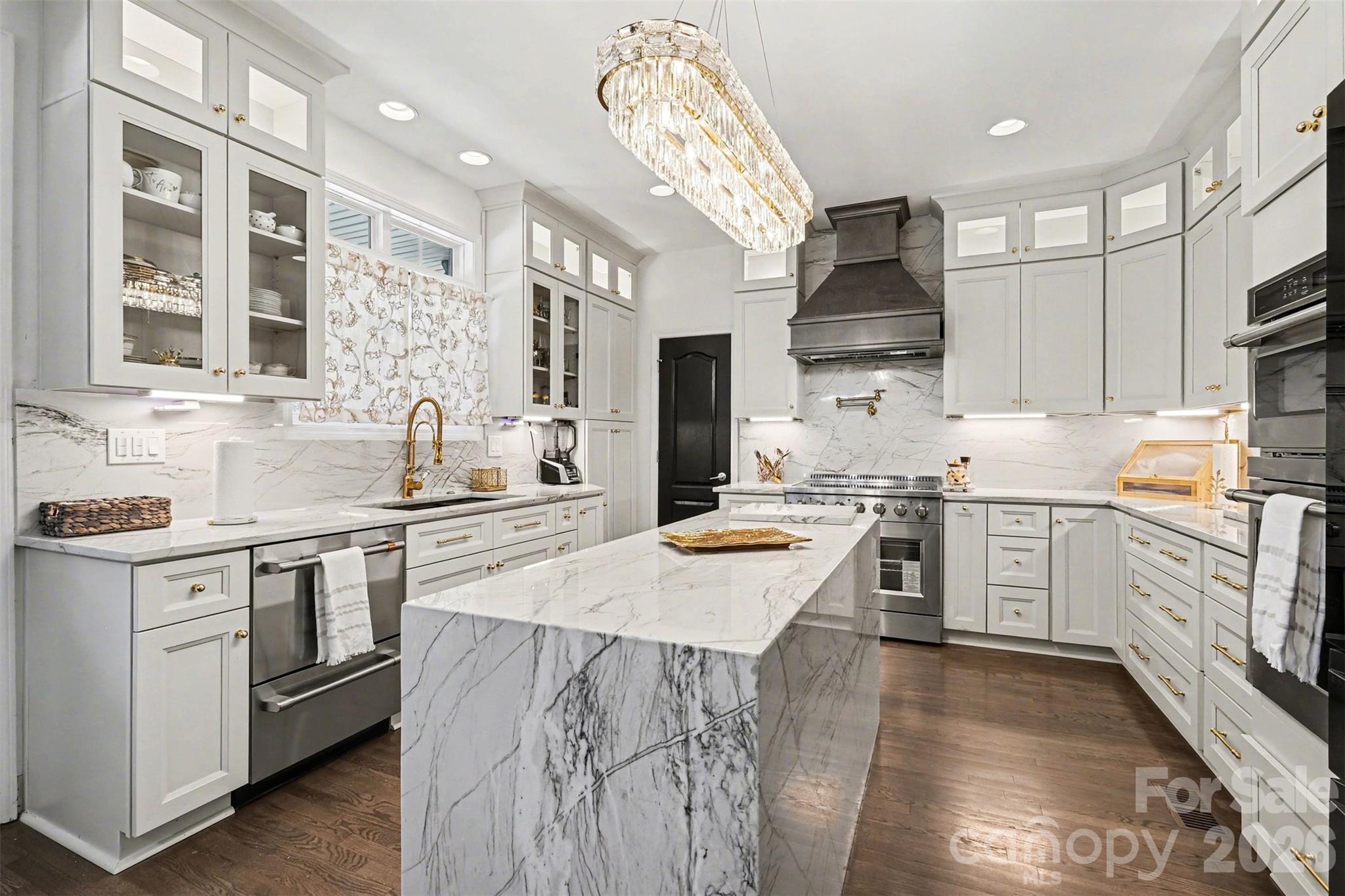 7233 Mcewen Place — Mint Hill