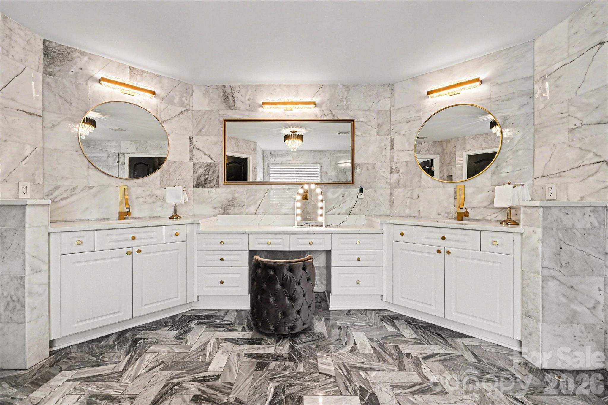 7233 Mcewen Place — Mint Hill