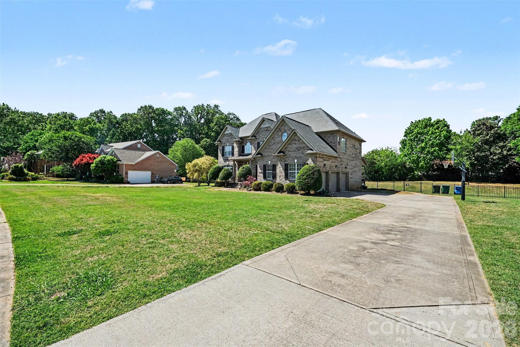 7233 Mcewen Place — Mint Hill