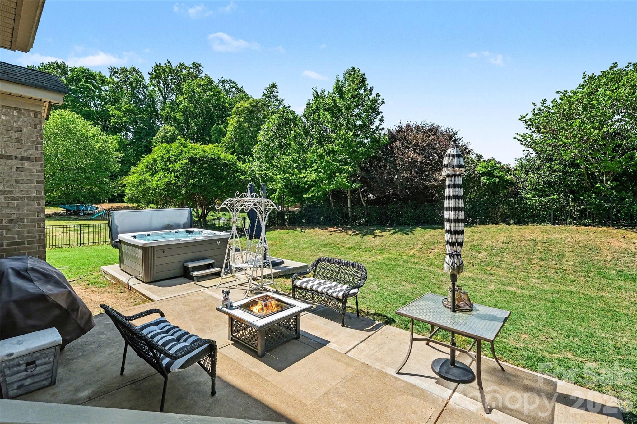7233 Mcewen Place — Mint Hill