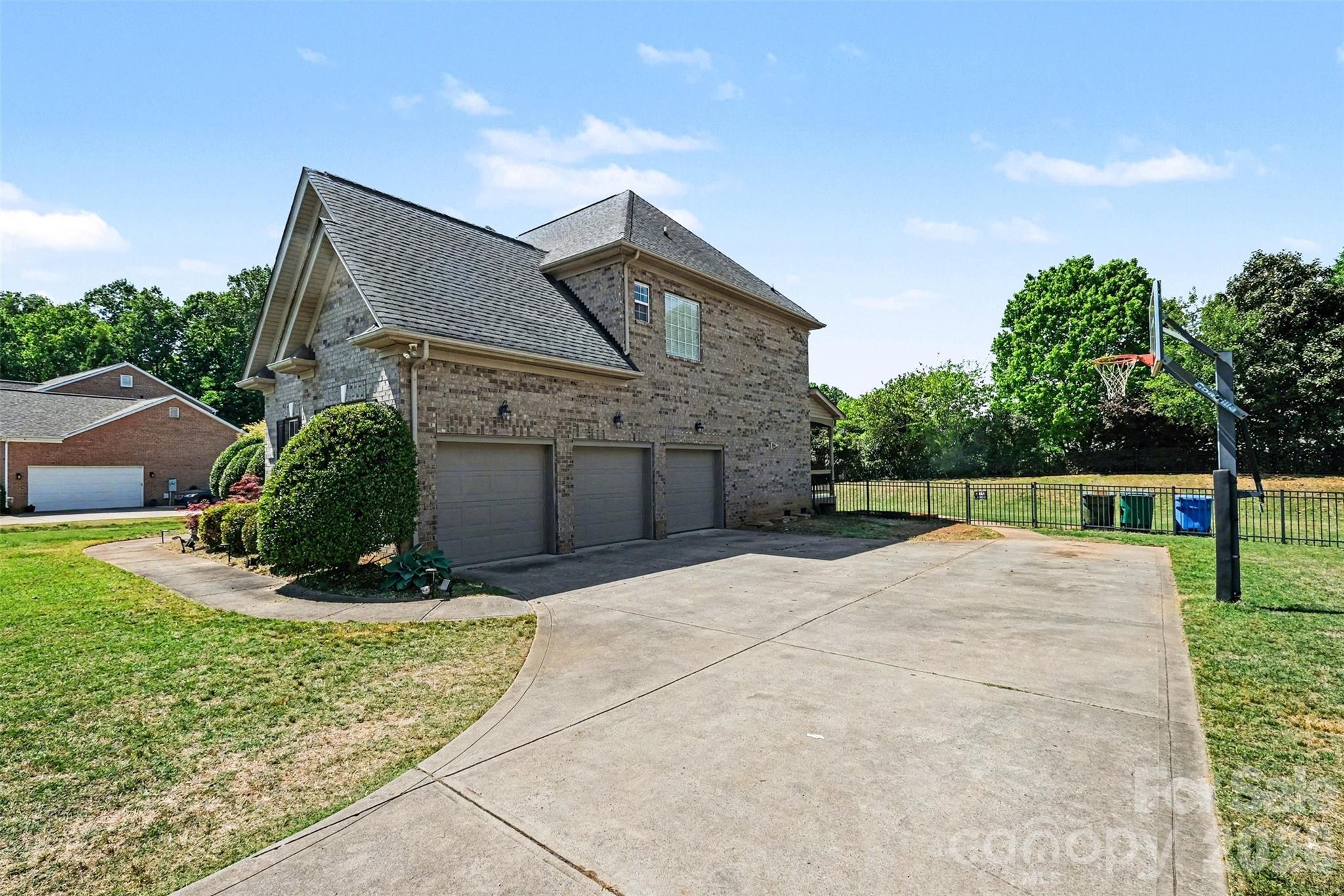 7233 Mcewen Place — Mint Hill