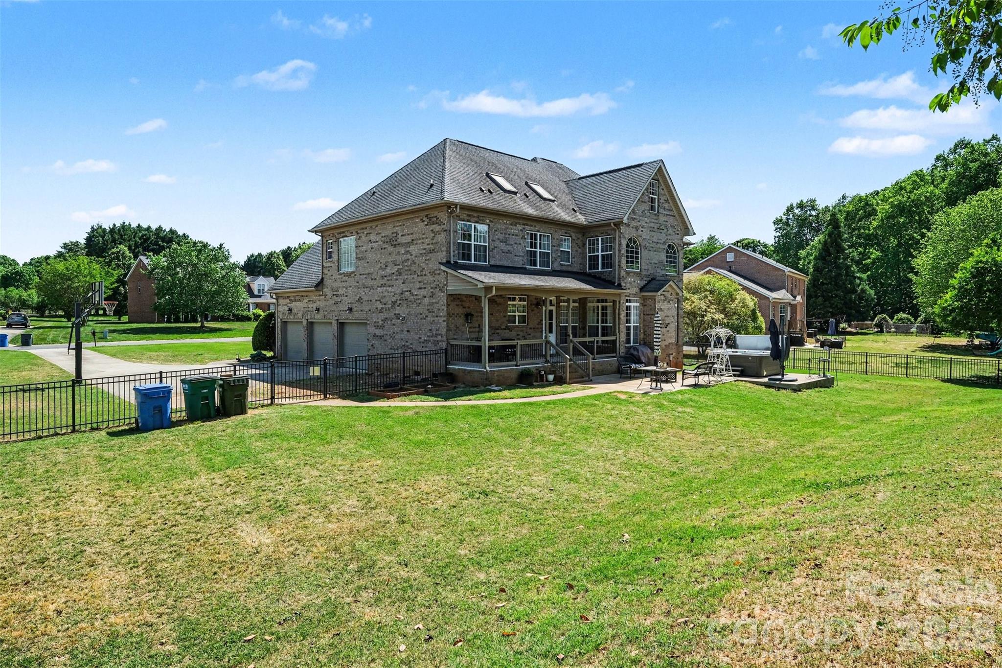 7233 Mcewen Place — Mint Hill