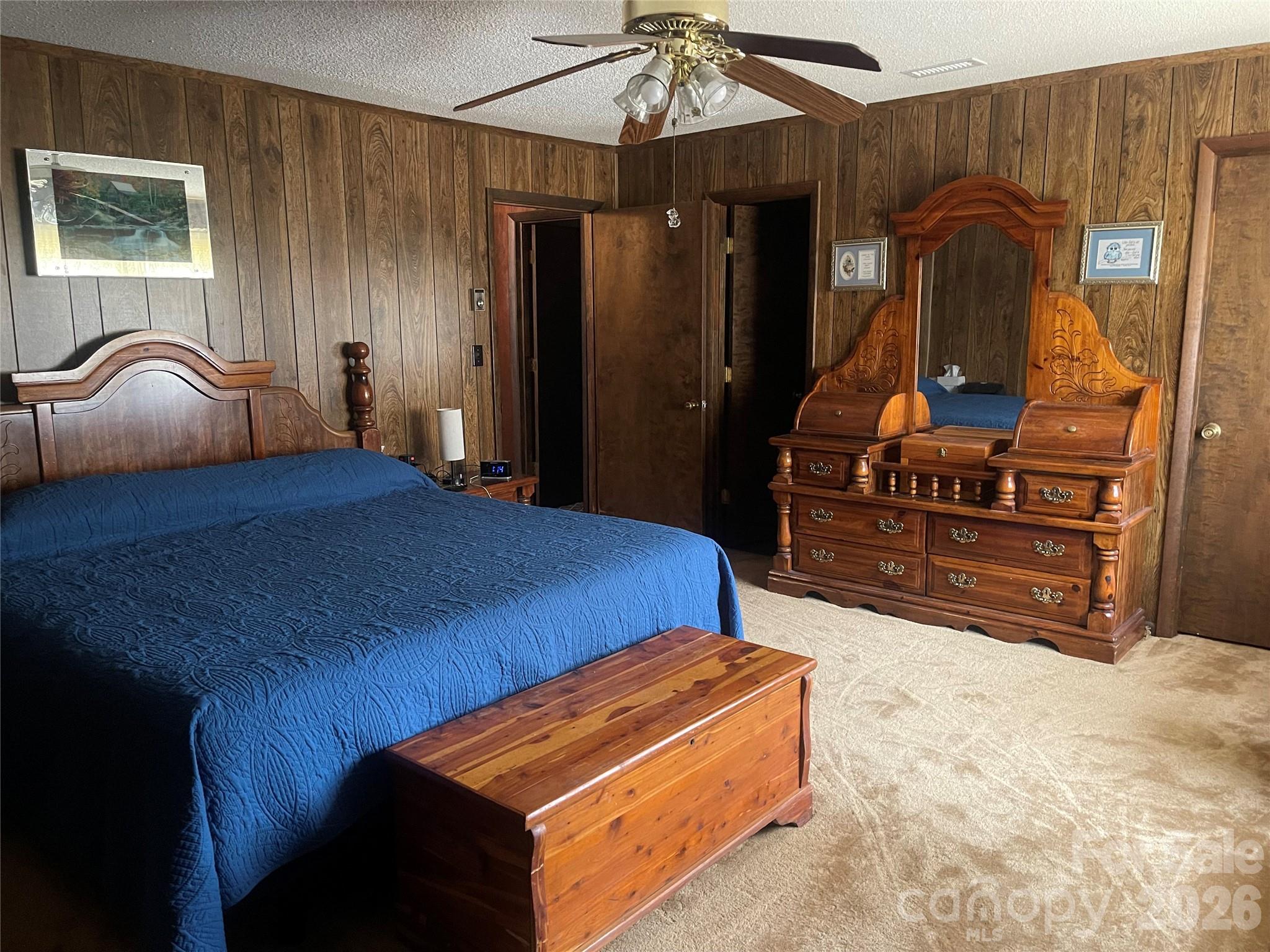 1870 Oakland Road — Forest City