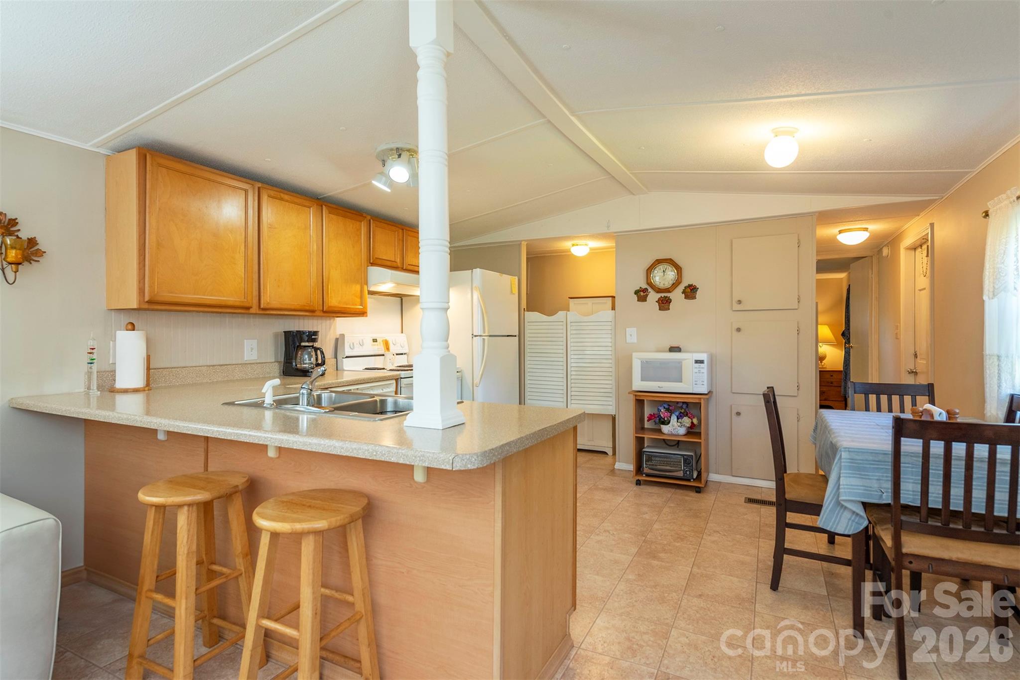 28 Brooks Cove Road — Black Mountain