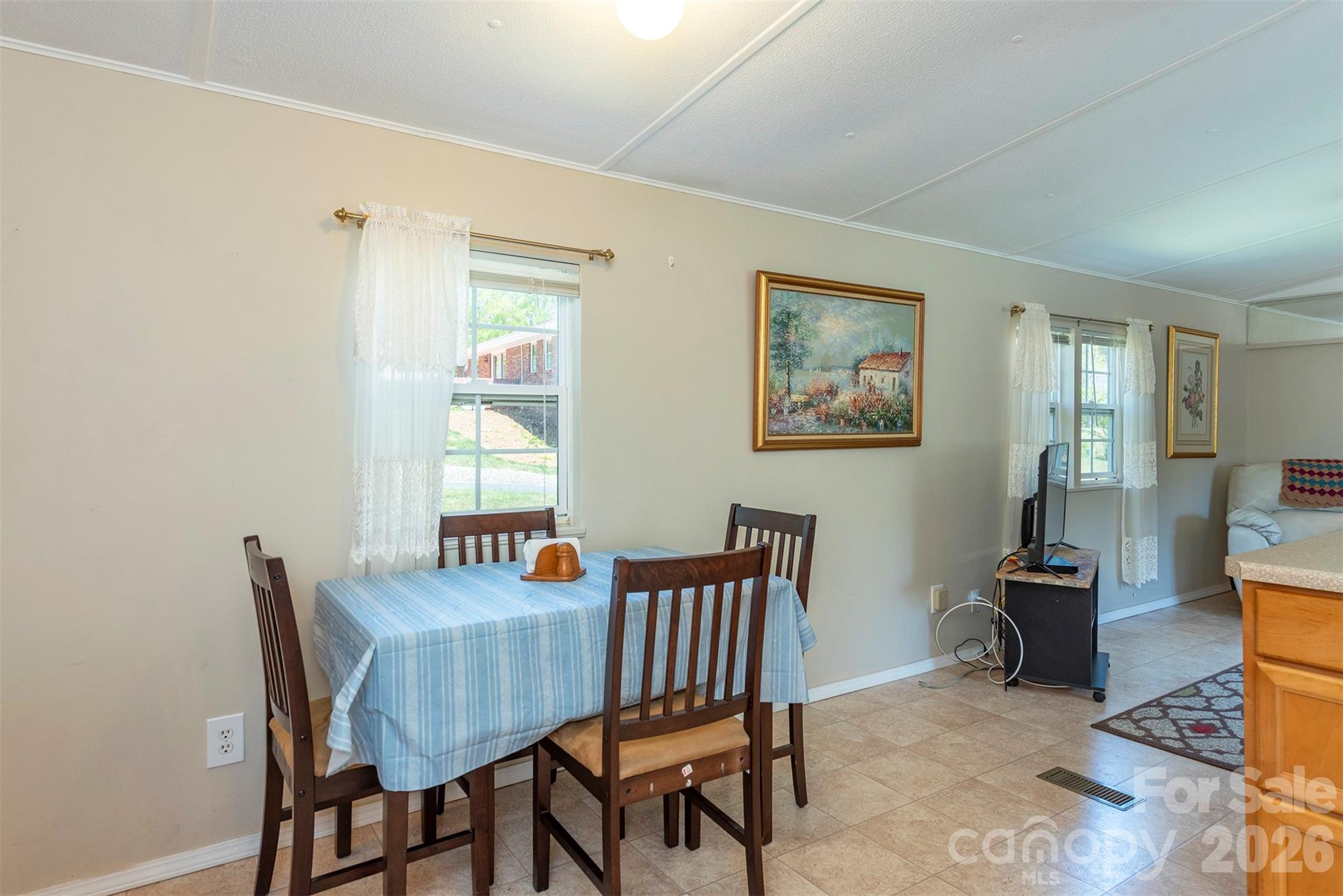 28 Brooks Cove Road — Black Mountain