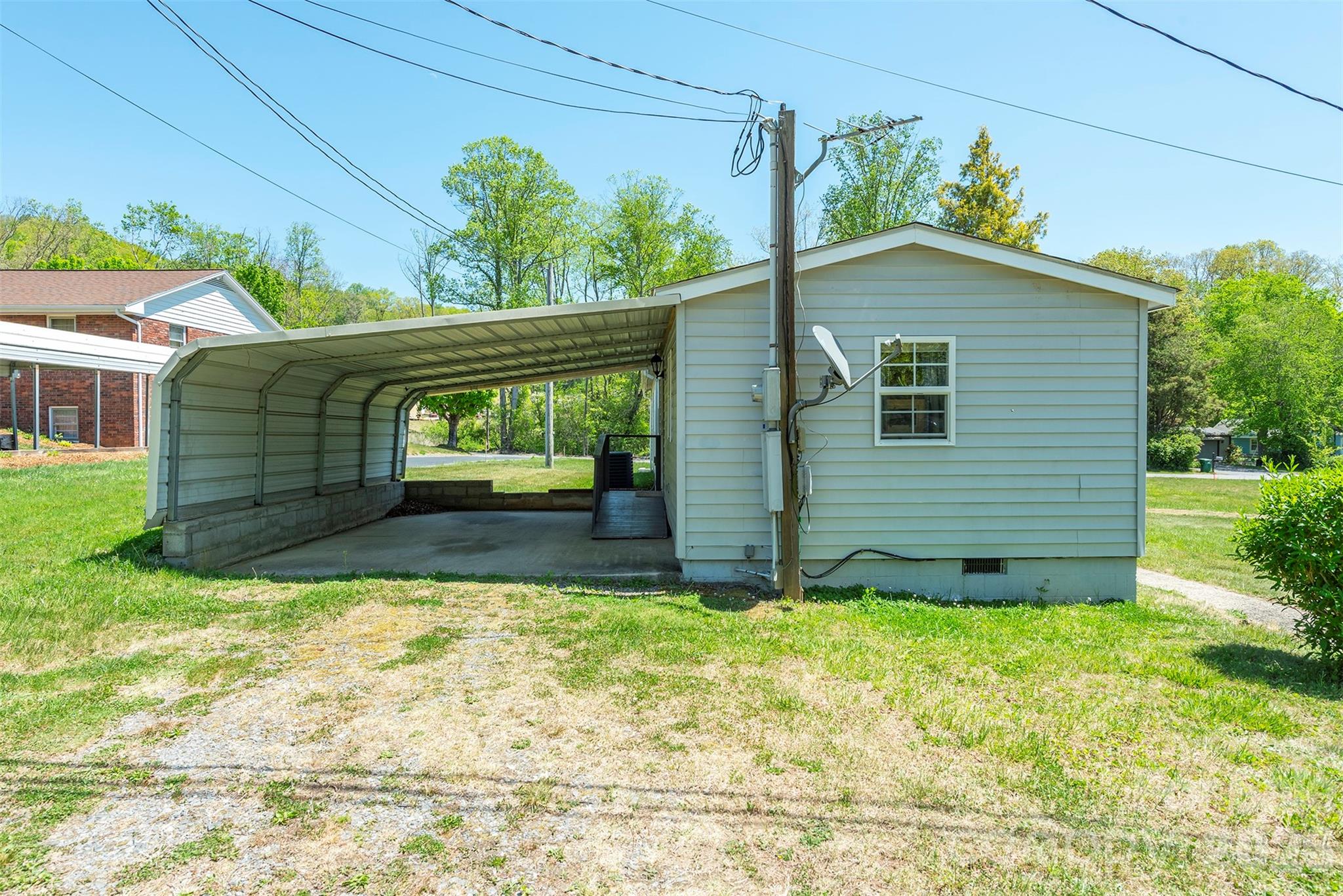 28 Brooks Cove Road — Black Mountain