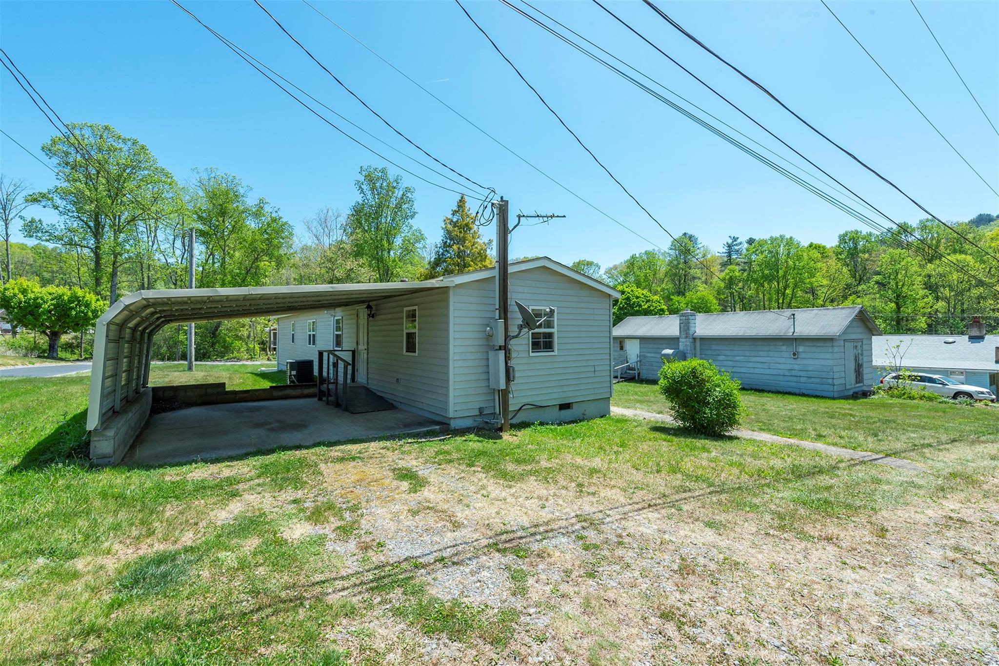 28 Brooks Cove Road — Black Mountain