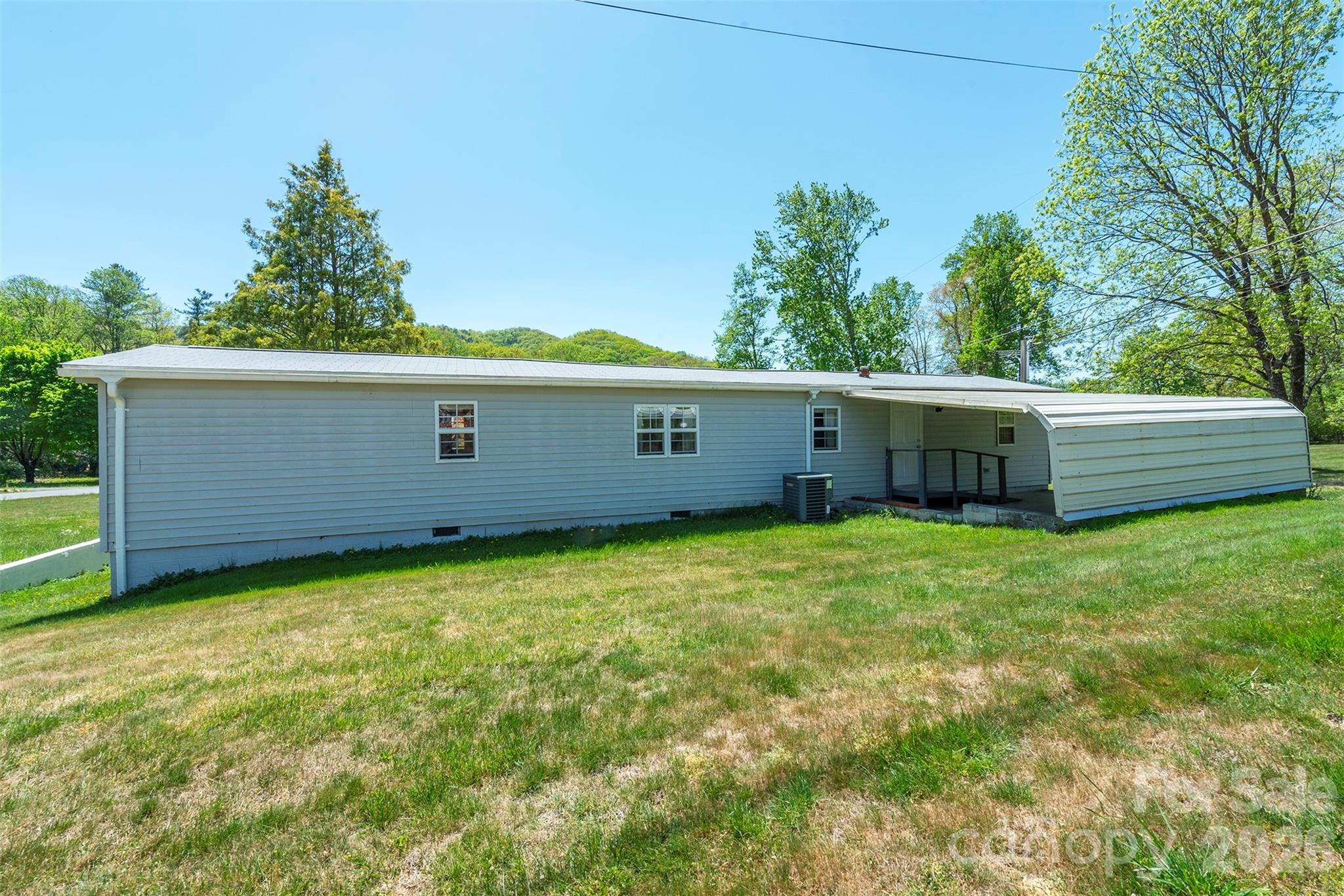28 Brooks Cove Road — Black Mountain