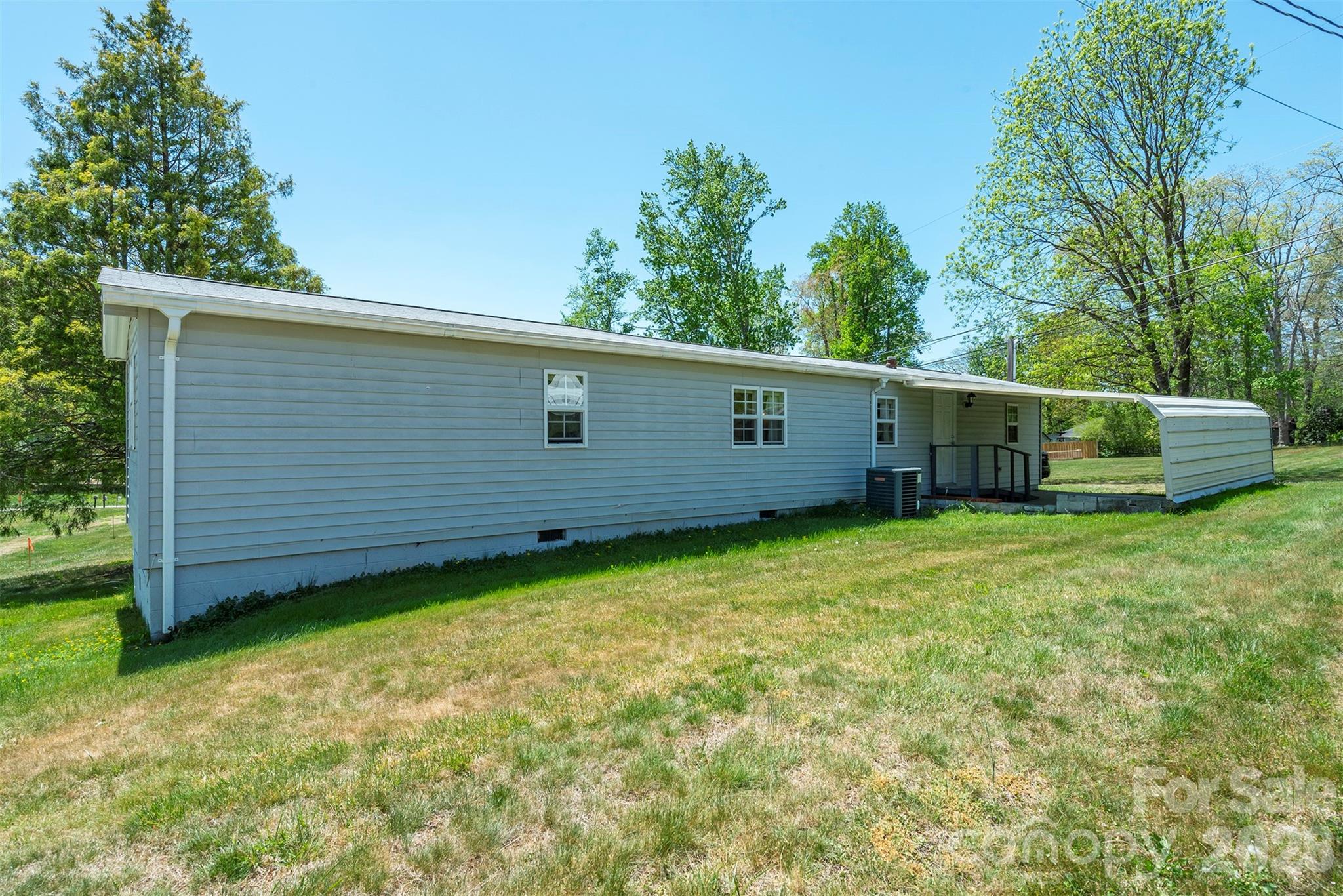 28 Brooks Cove Road — Black Mountain