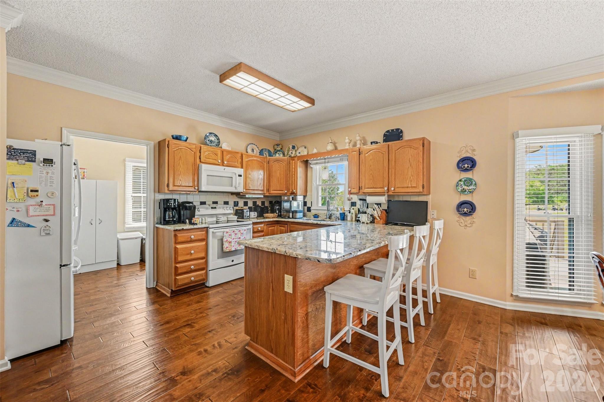 4051 Pinecrest Drive NE — Hickory