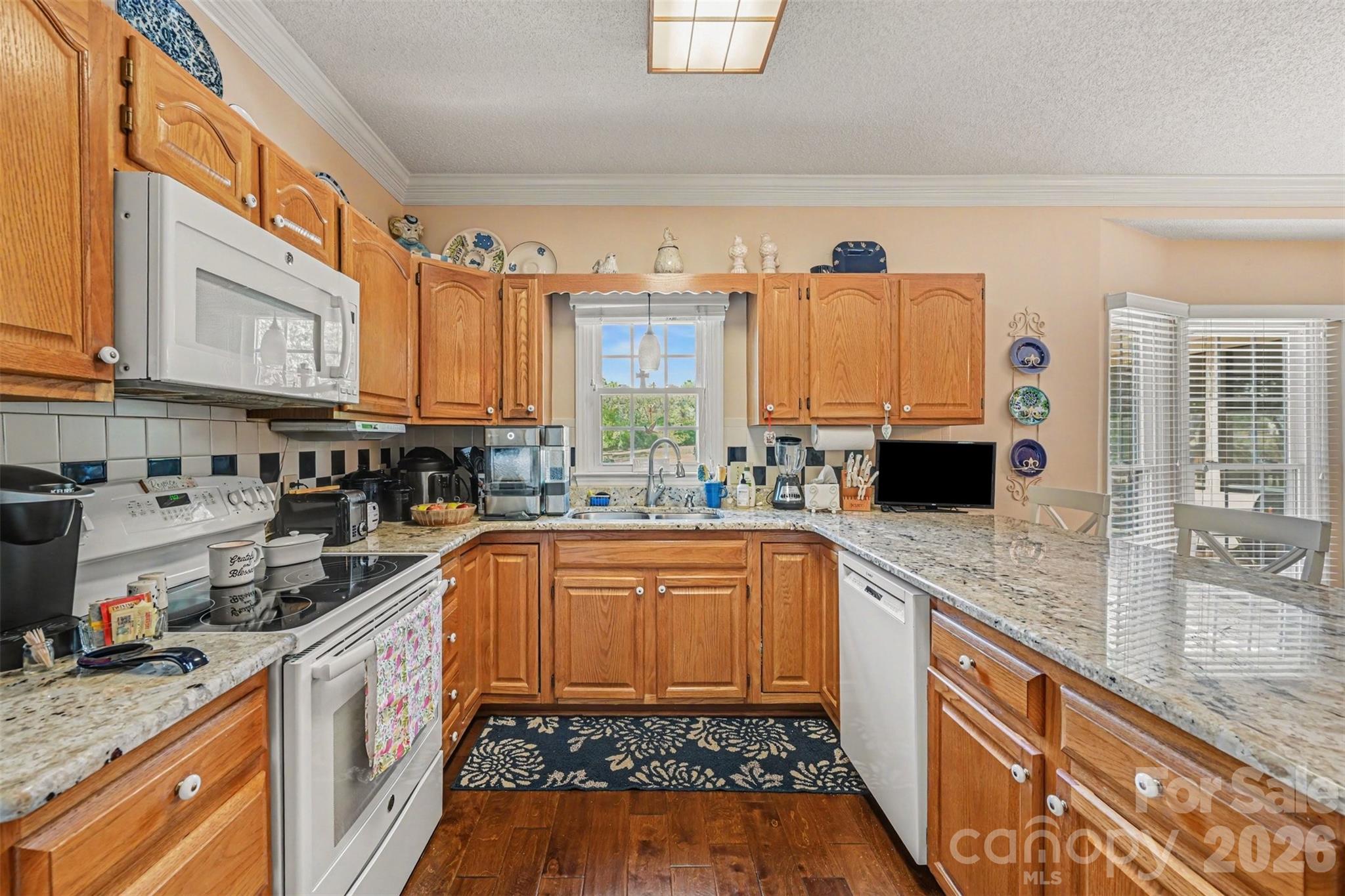 4051 Pinecrest Drive NE — Hickory