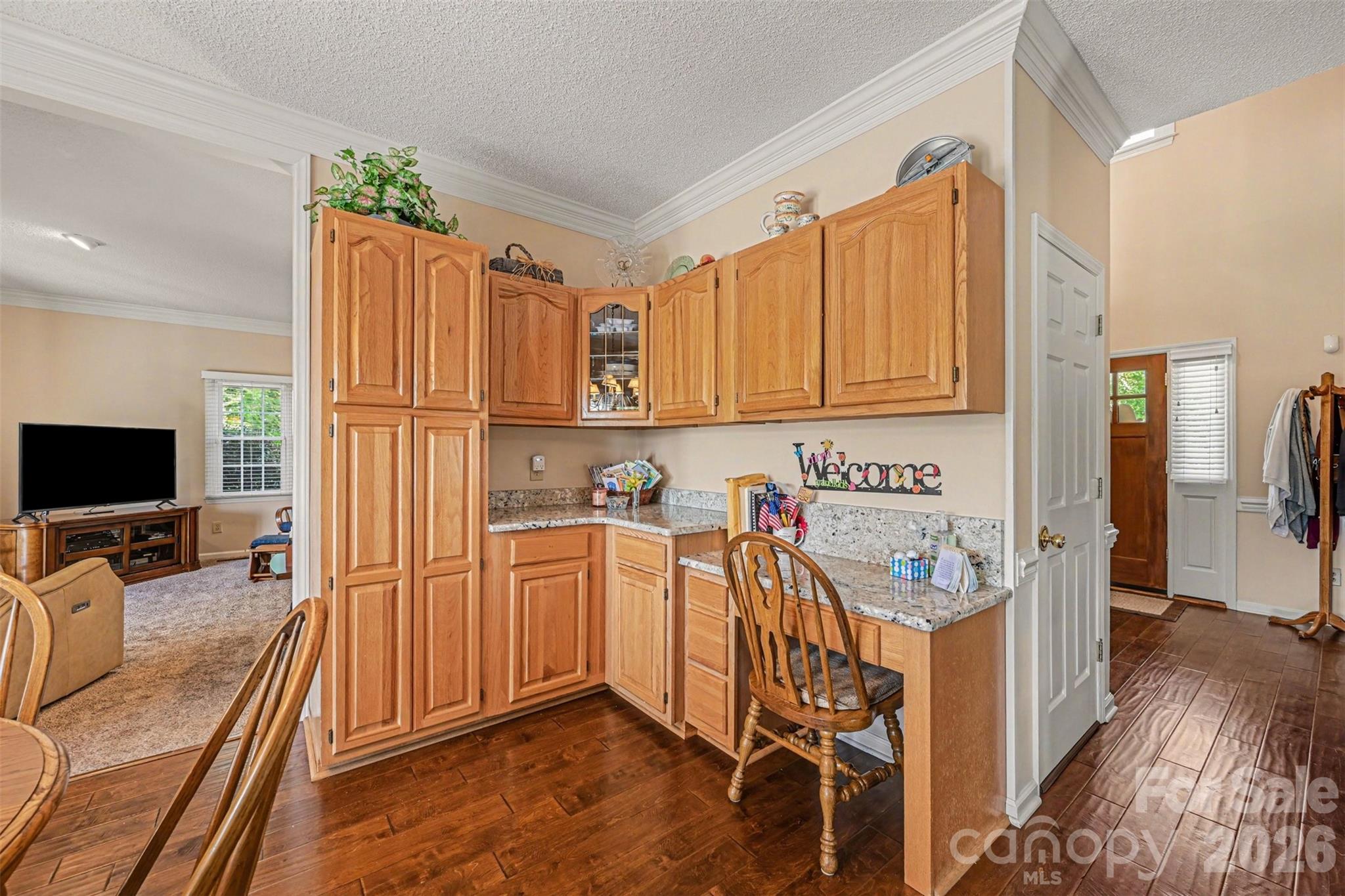 4051 Pinecrest Drive NE — Hickory