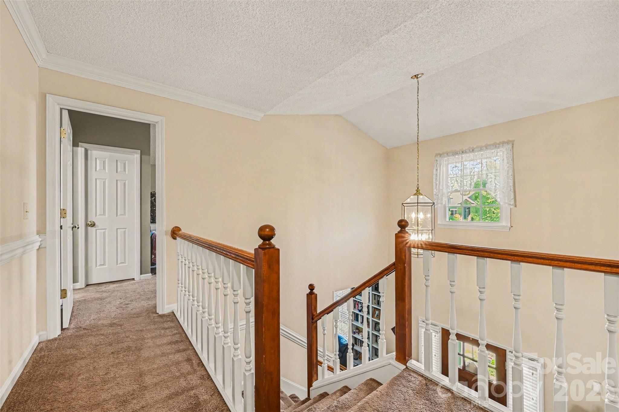 4051 Pinecrest Drive NE — Hickory