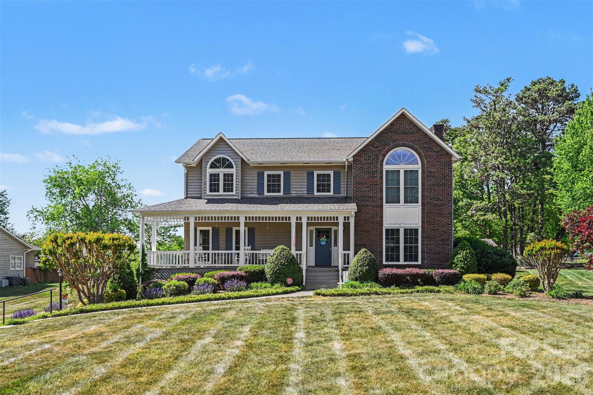 4051 Pinecrest Drive NE — Hickory