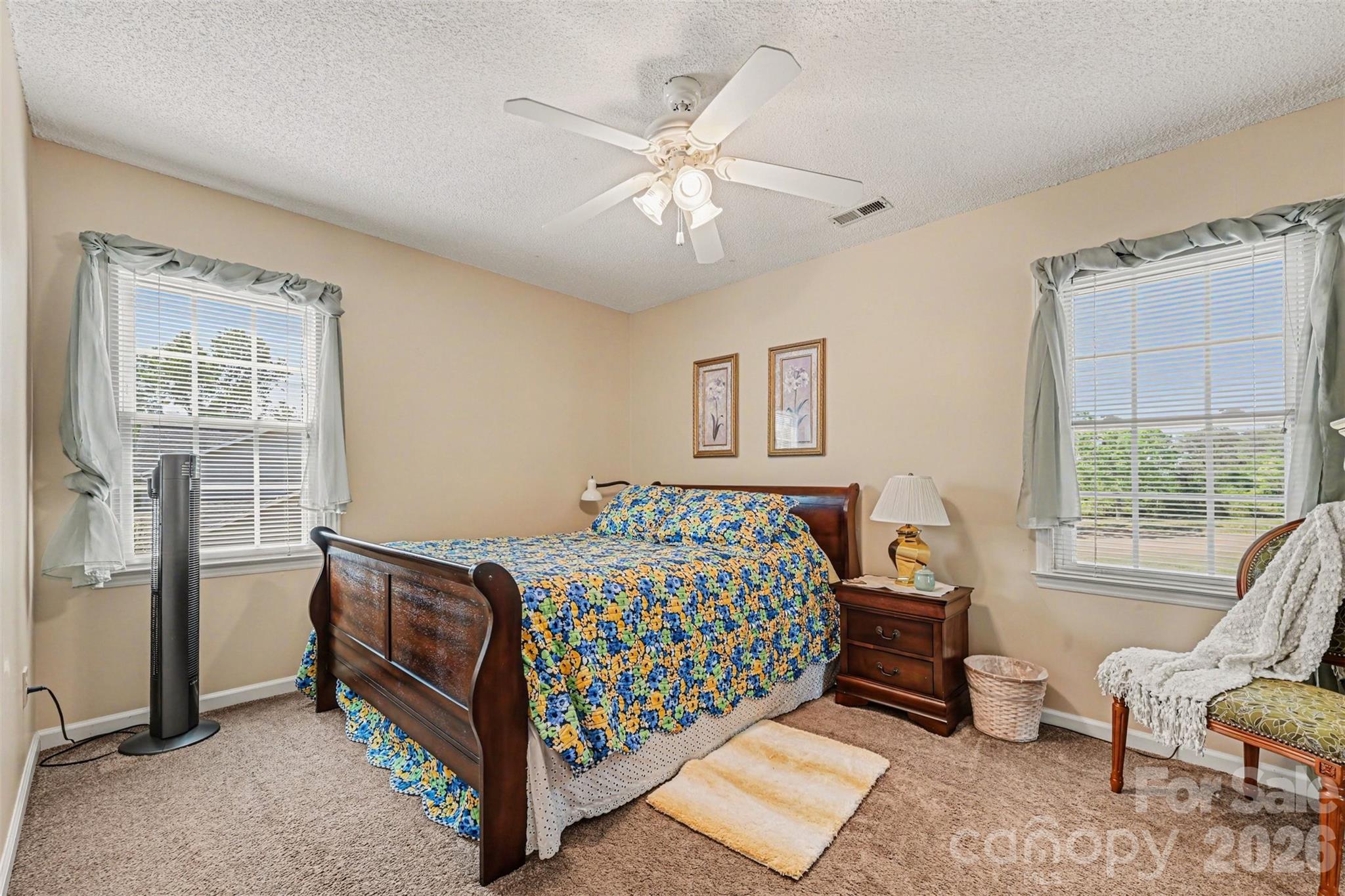 4051 Pinecrest Drive NE — Hickory