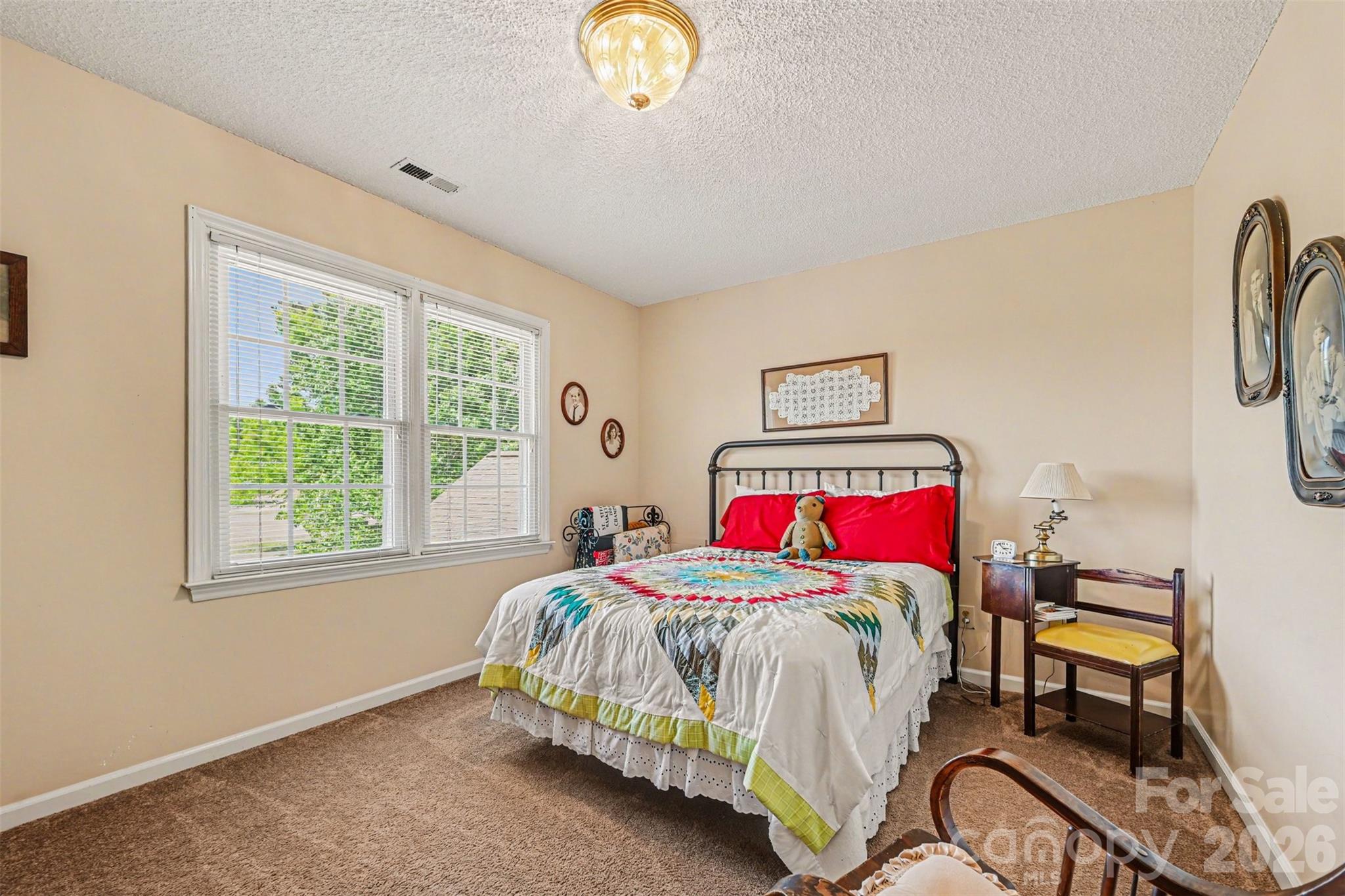 4051 Pinecrest Drive NE — Hickory