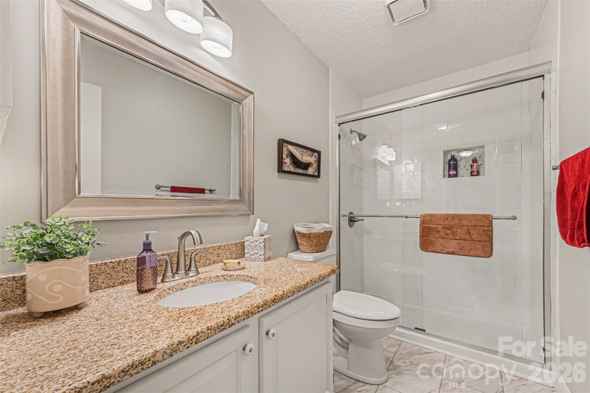4051 Pinecrest Drive NE — Hickory