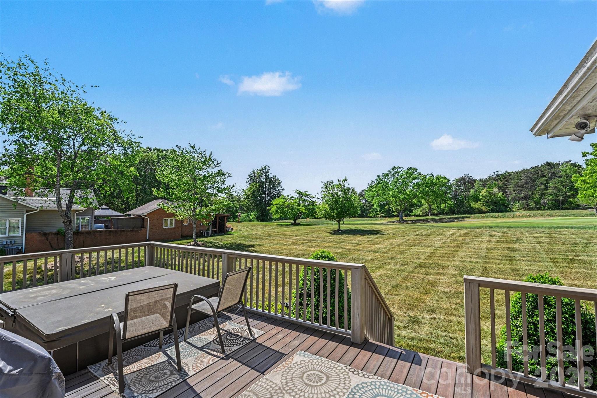 4051 Pinecrest Drive NE — Hickory