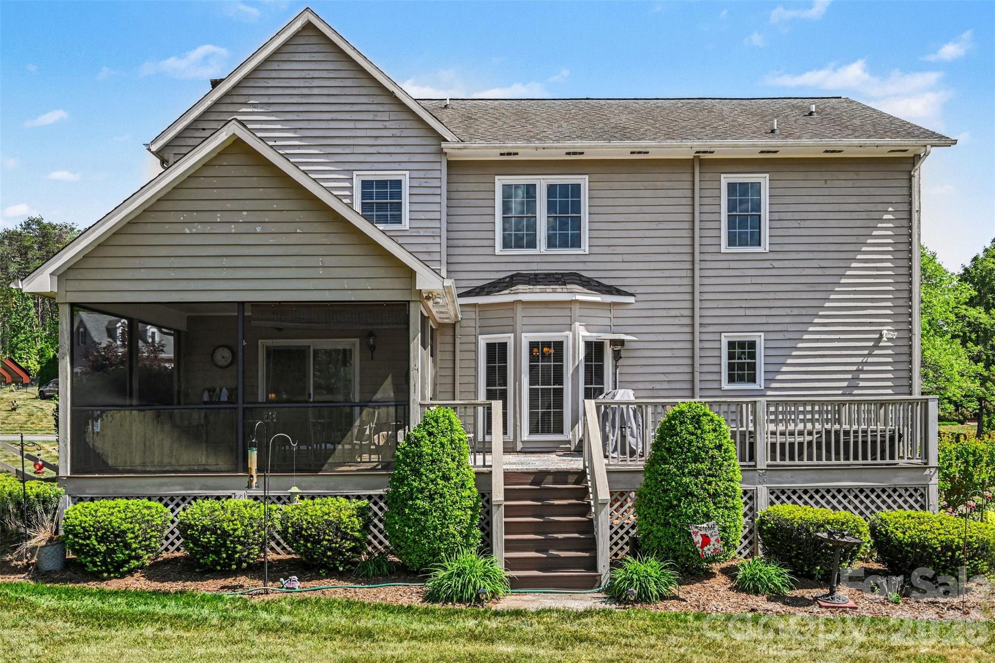 4051 Pinecrest Drive NE — Hickory