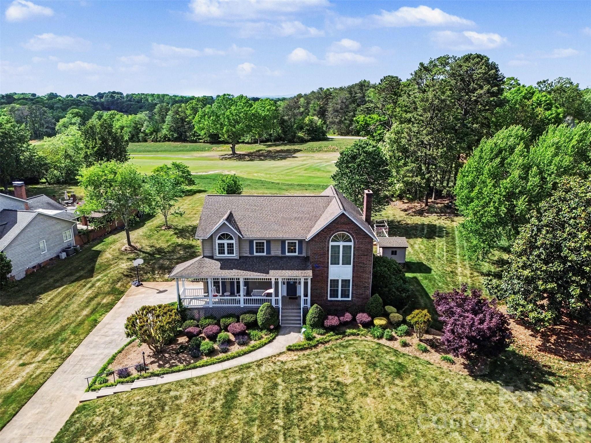 4051 Pinecrest Drive NE — Hickory