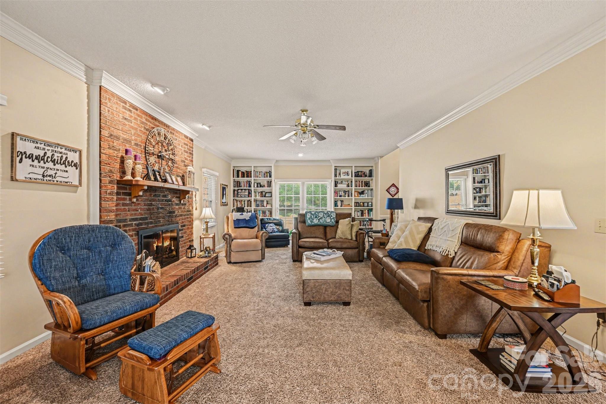 4051 Pinecrest Drive NE — Hickory