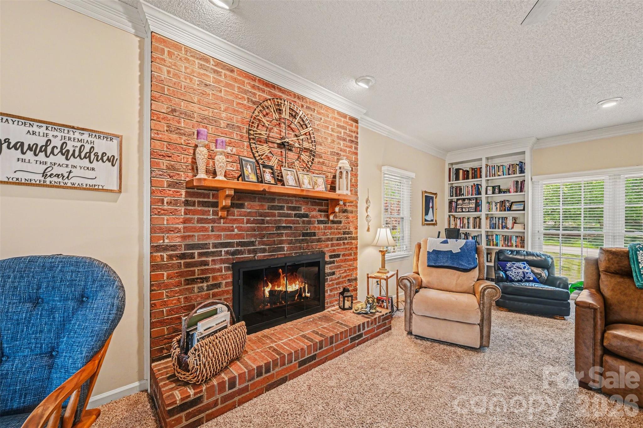 4051 Pinecrest Drive NE — Hickory