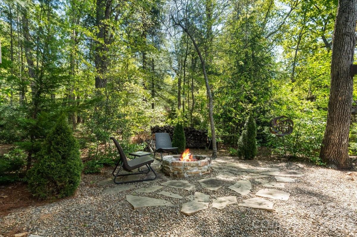 15 Quail Hollow Drive — Arden