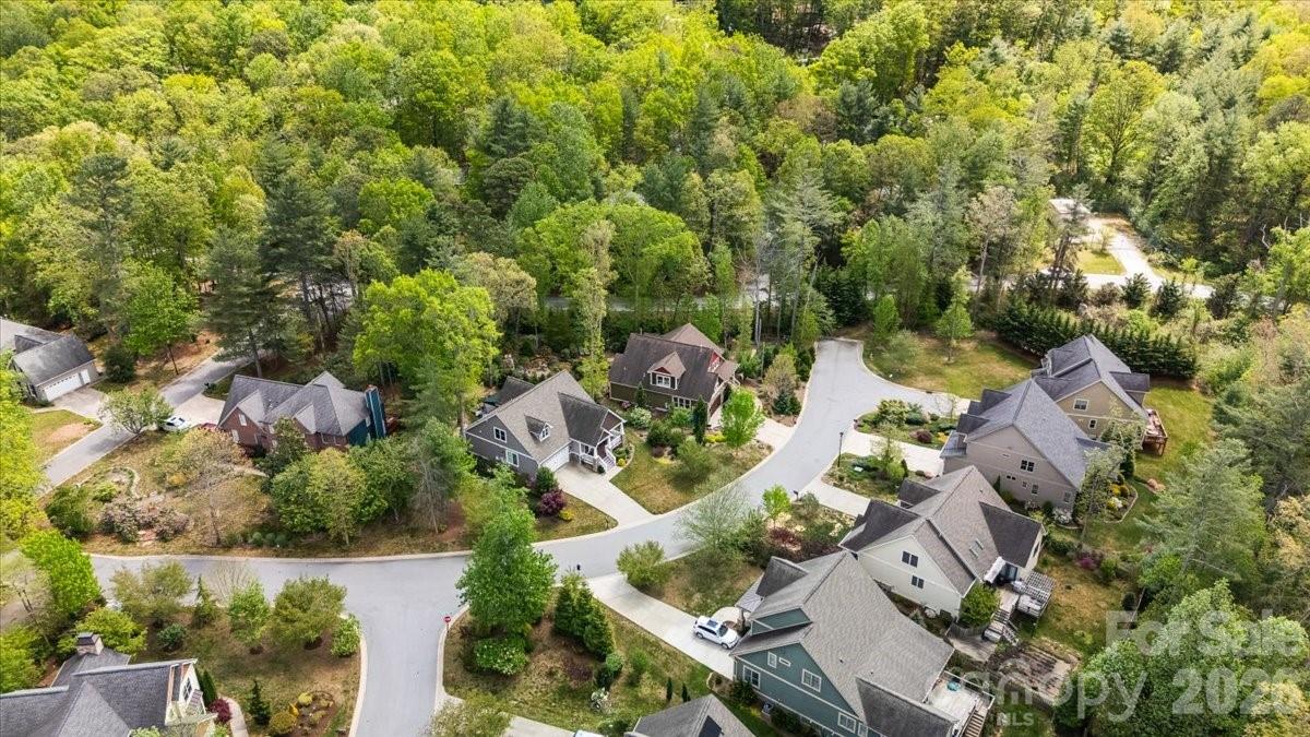 15 Quail Hollow Drive — Arden