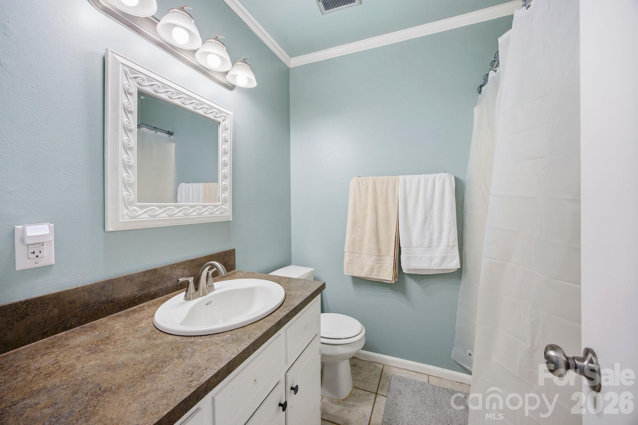 234 Oak Lane — Oakboro