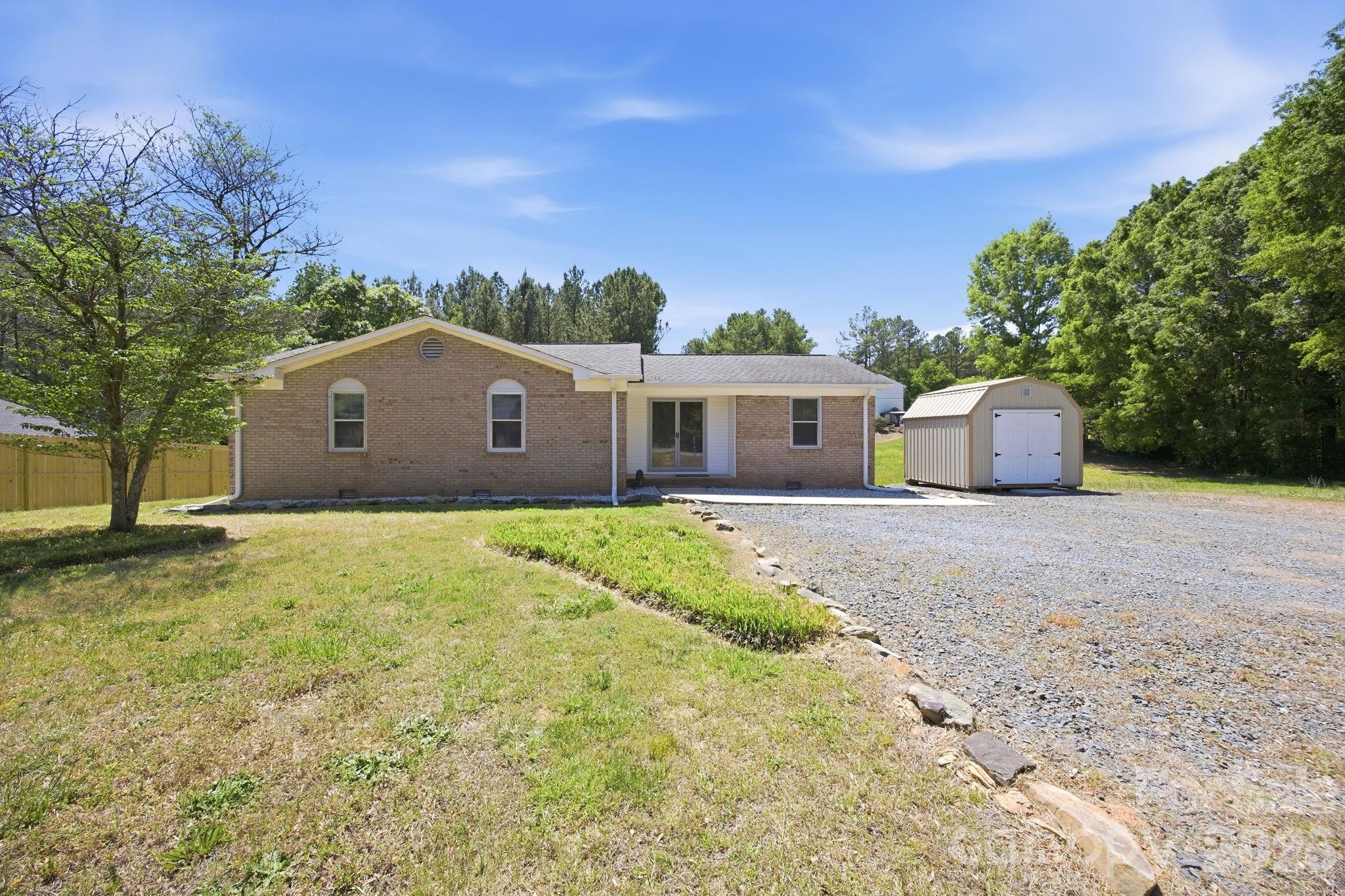 234 Oak Lane — Oakboro