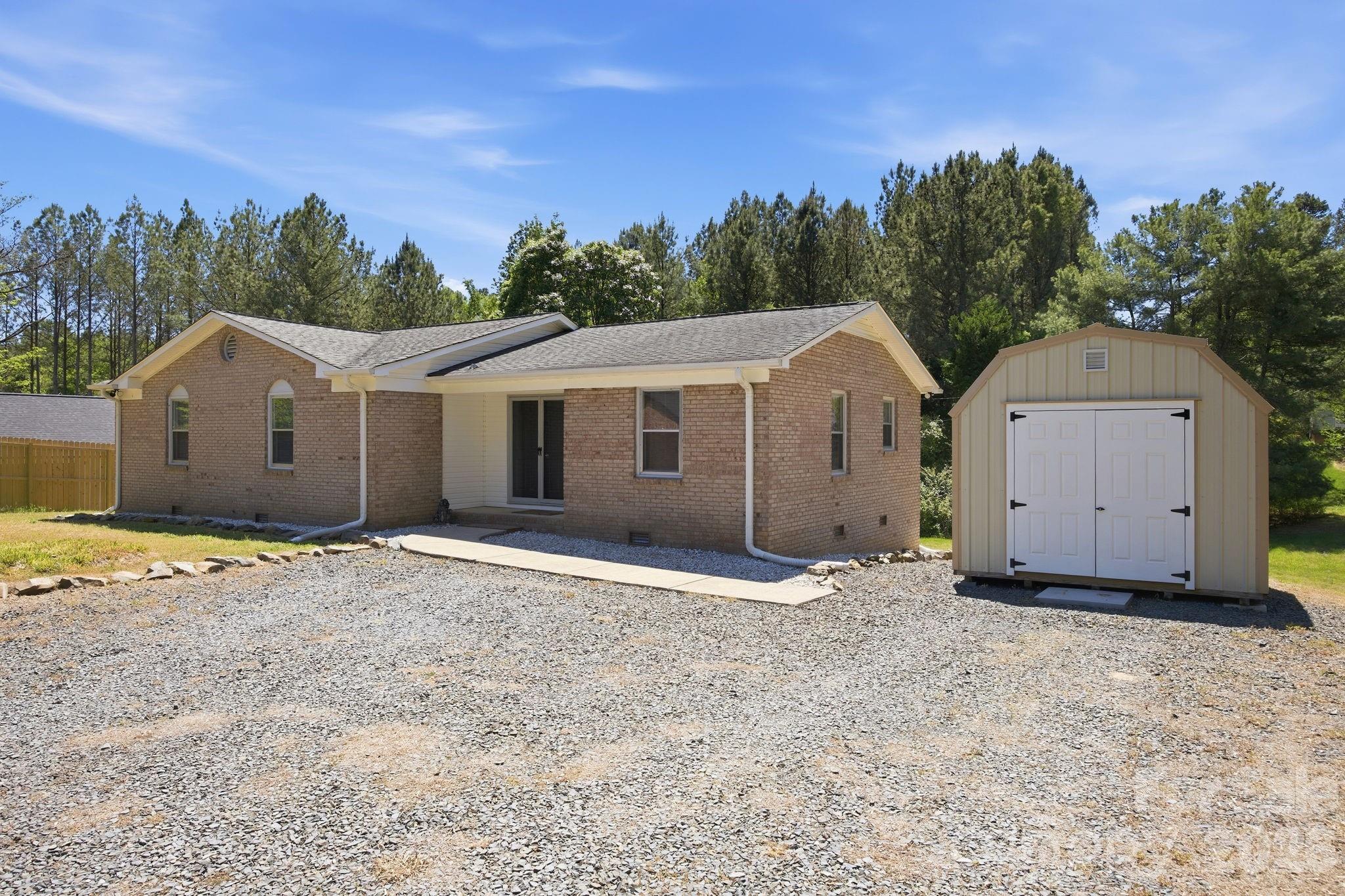 234 Oak Lane — Oakboro