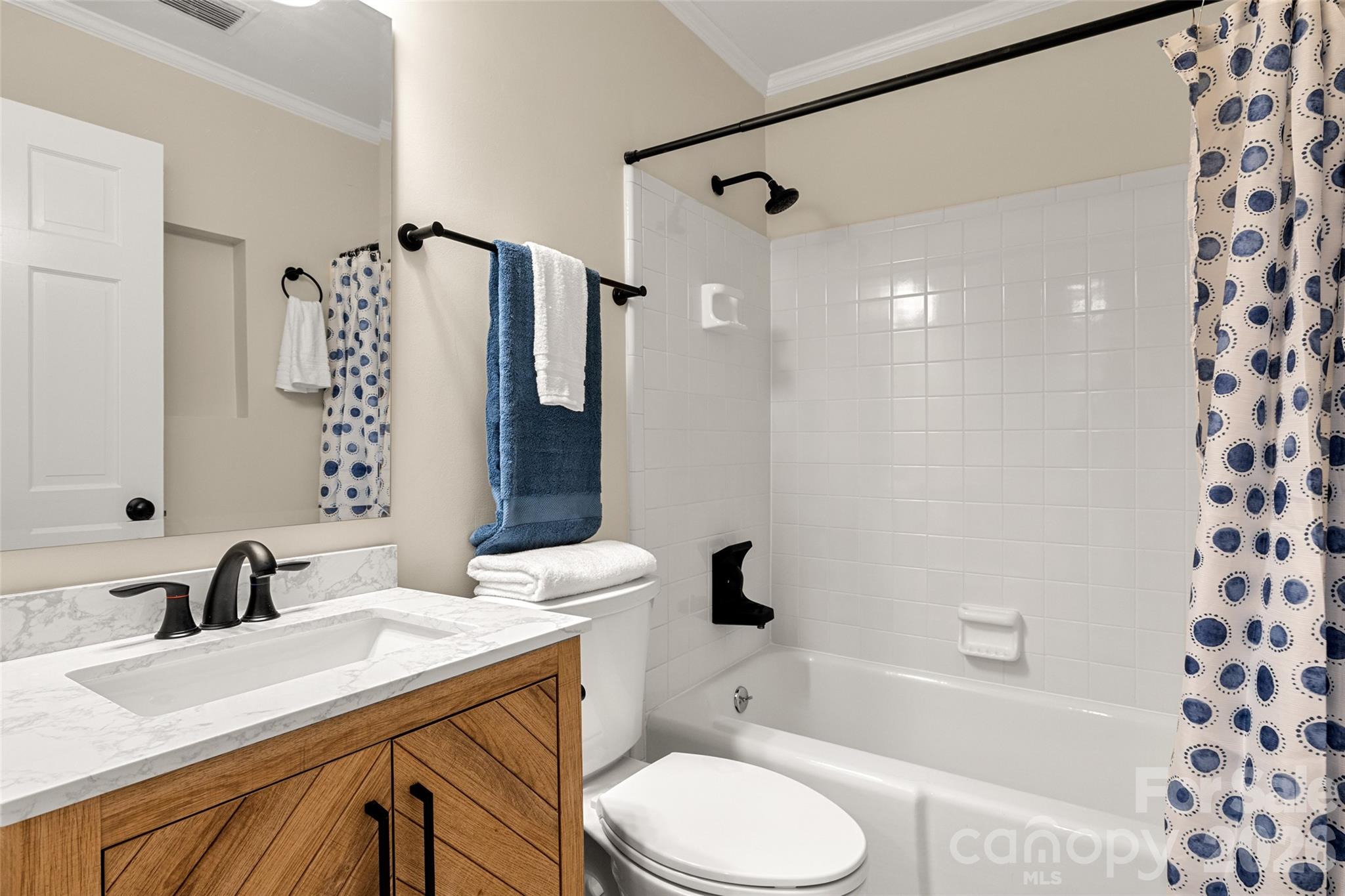 153 Perrin Place #153 — Charlotte