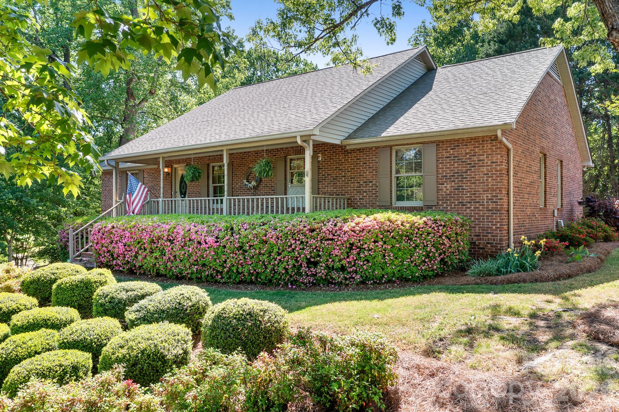 2111 Wayles Court — Gastonia