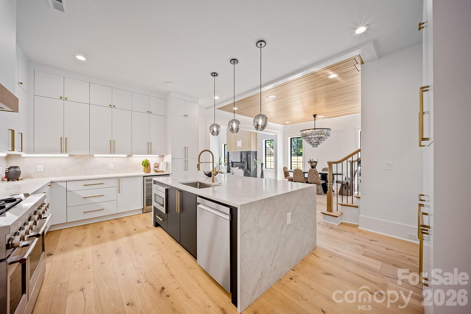 2541 Shenandoah Avenue — Charlotte