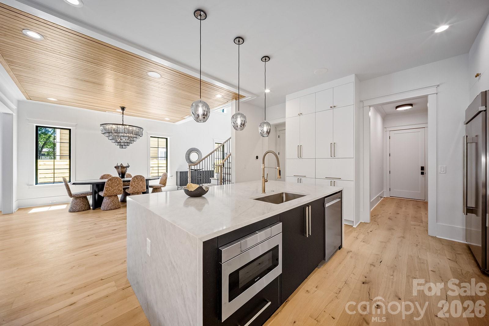 2541 Shenandoah Avenue — Charlotte