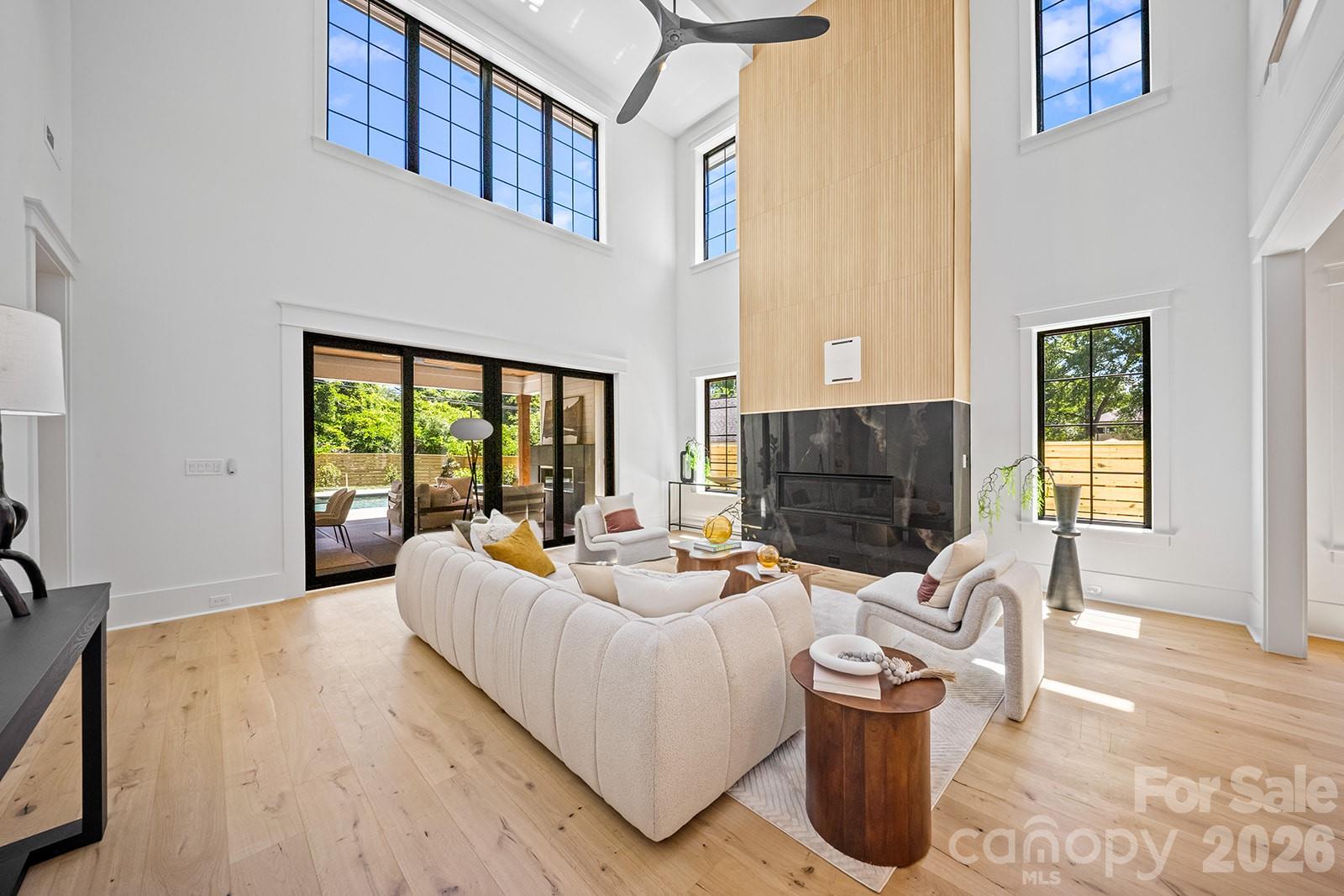 2541 Shenandoah Avenue — Charlotte