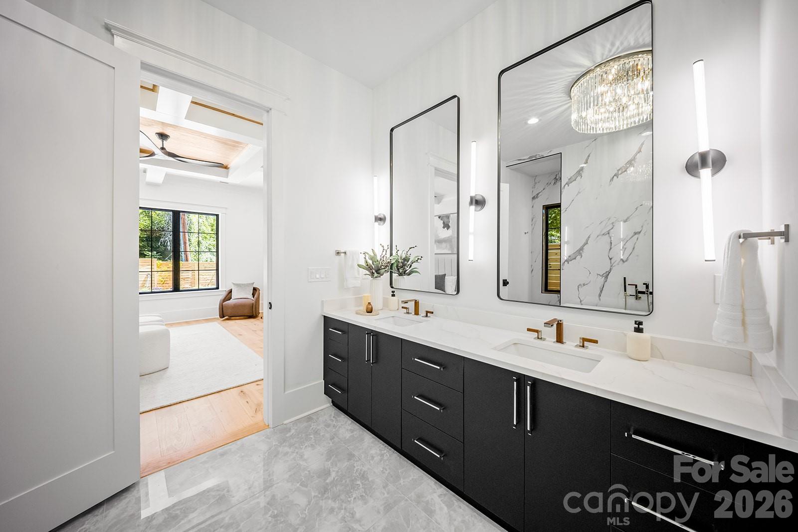 2541 Shenandoah Avenue — Charlotte
