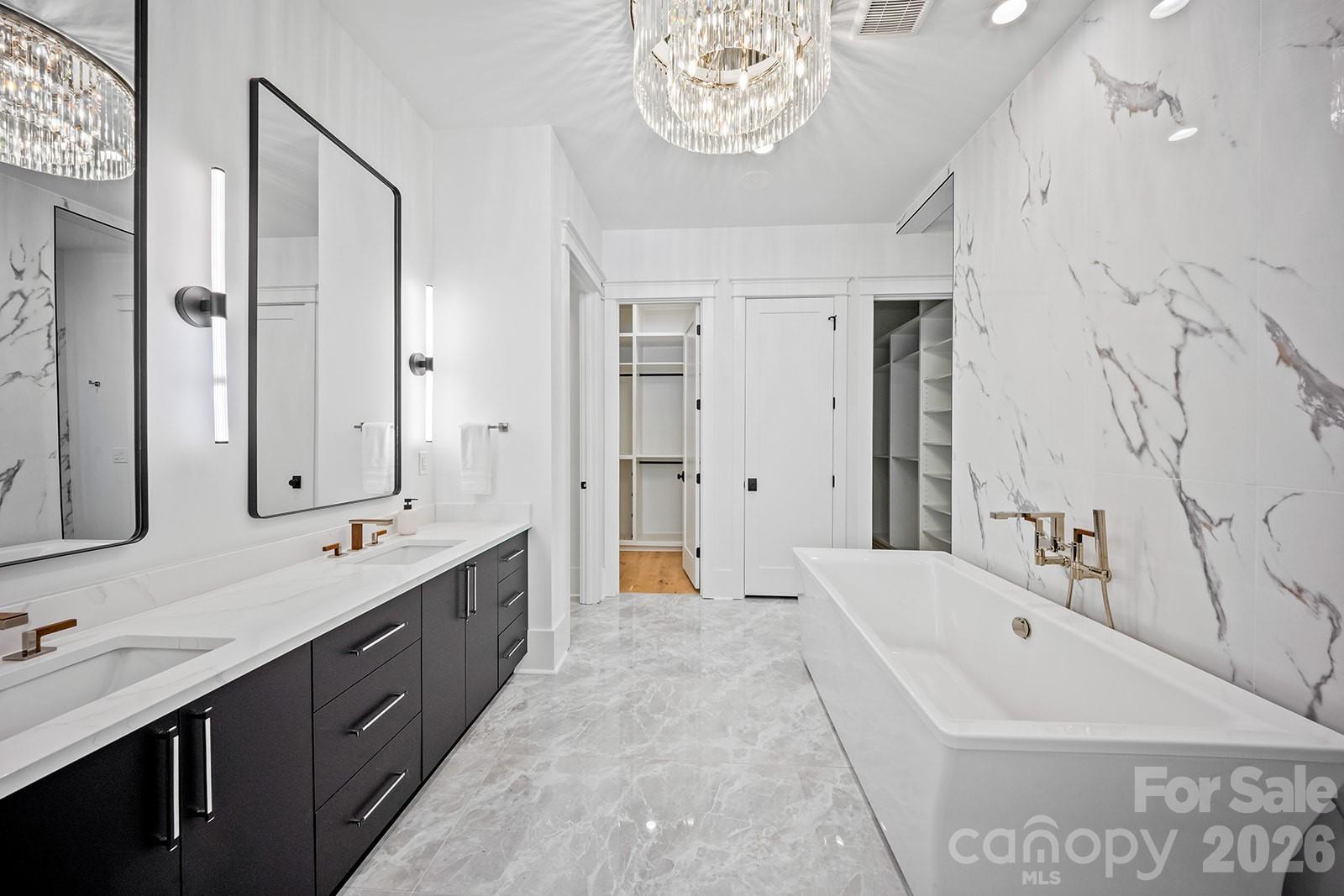 2541 Shenandoah Avenue — Charlotte