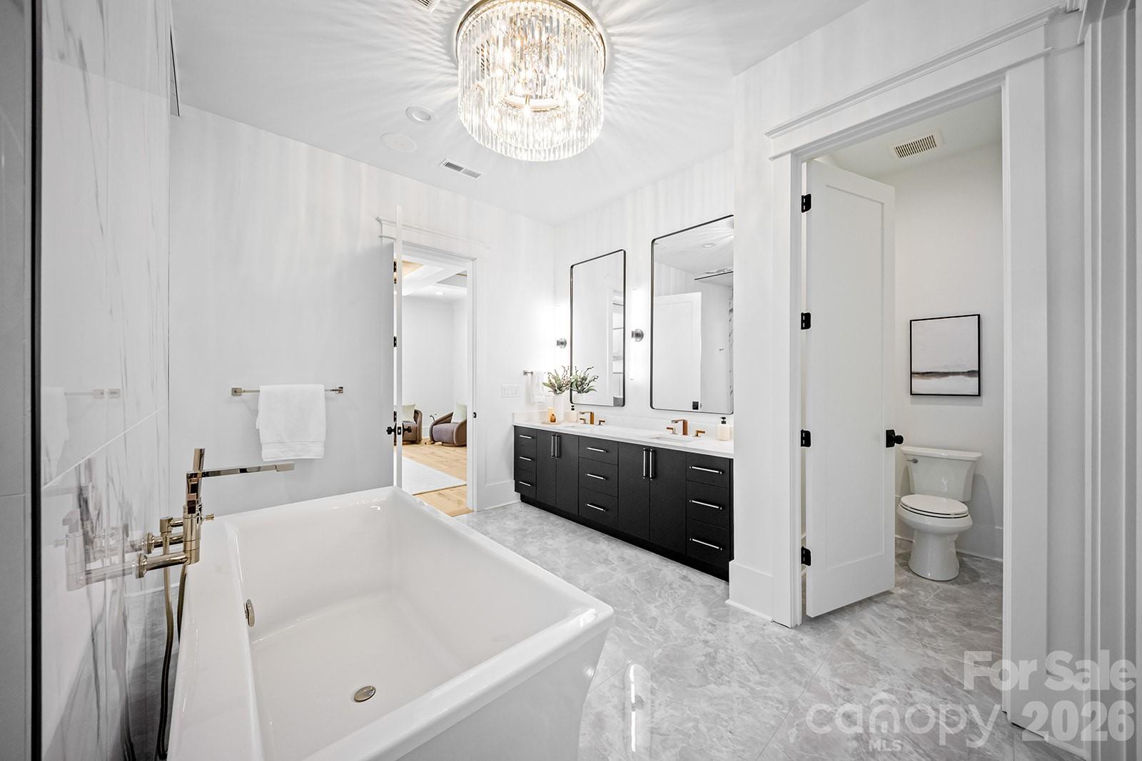 2541 Shenandoah Avenue — Charlotte