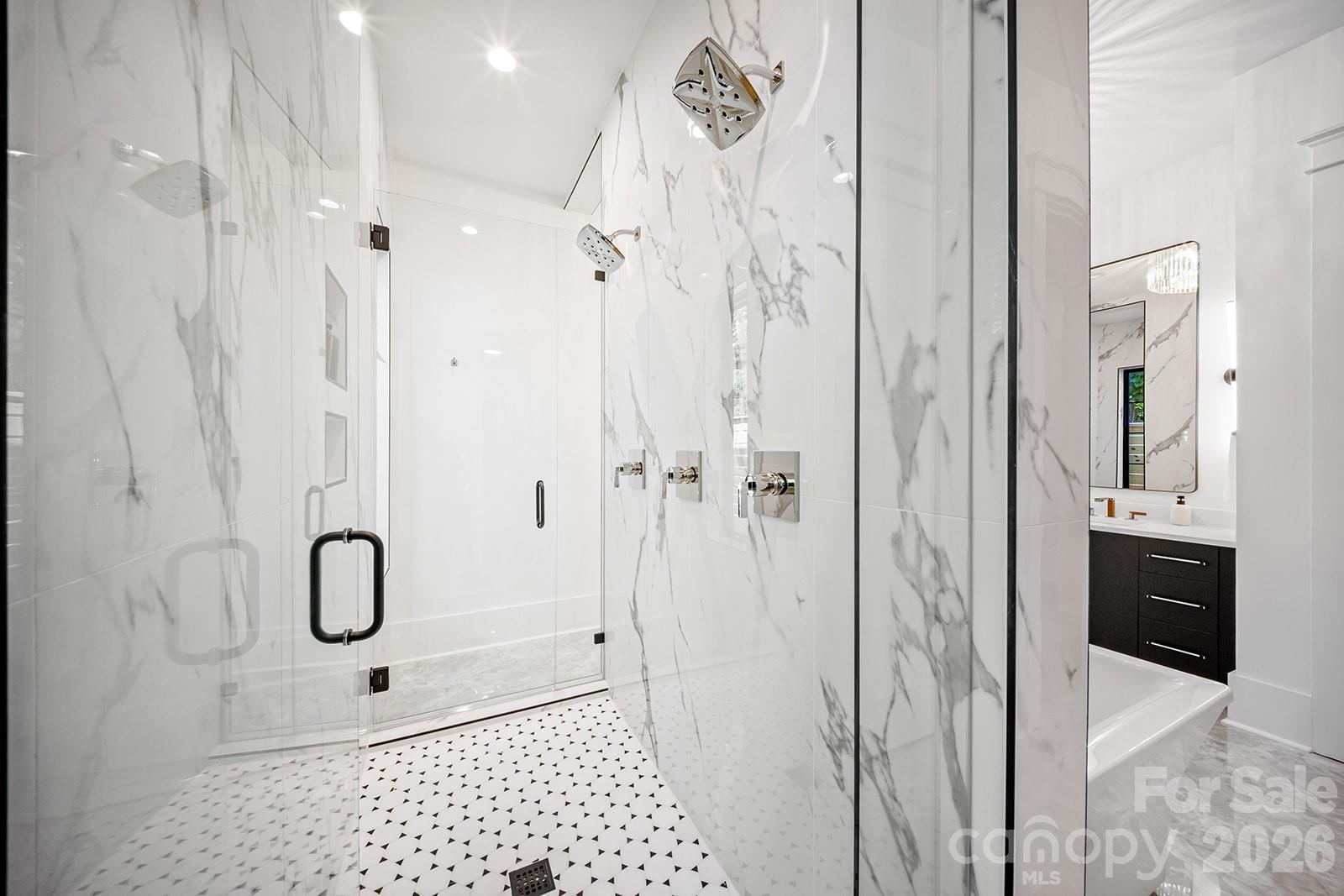 2541 Shenandoah Avenue — Charlotte