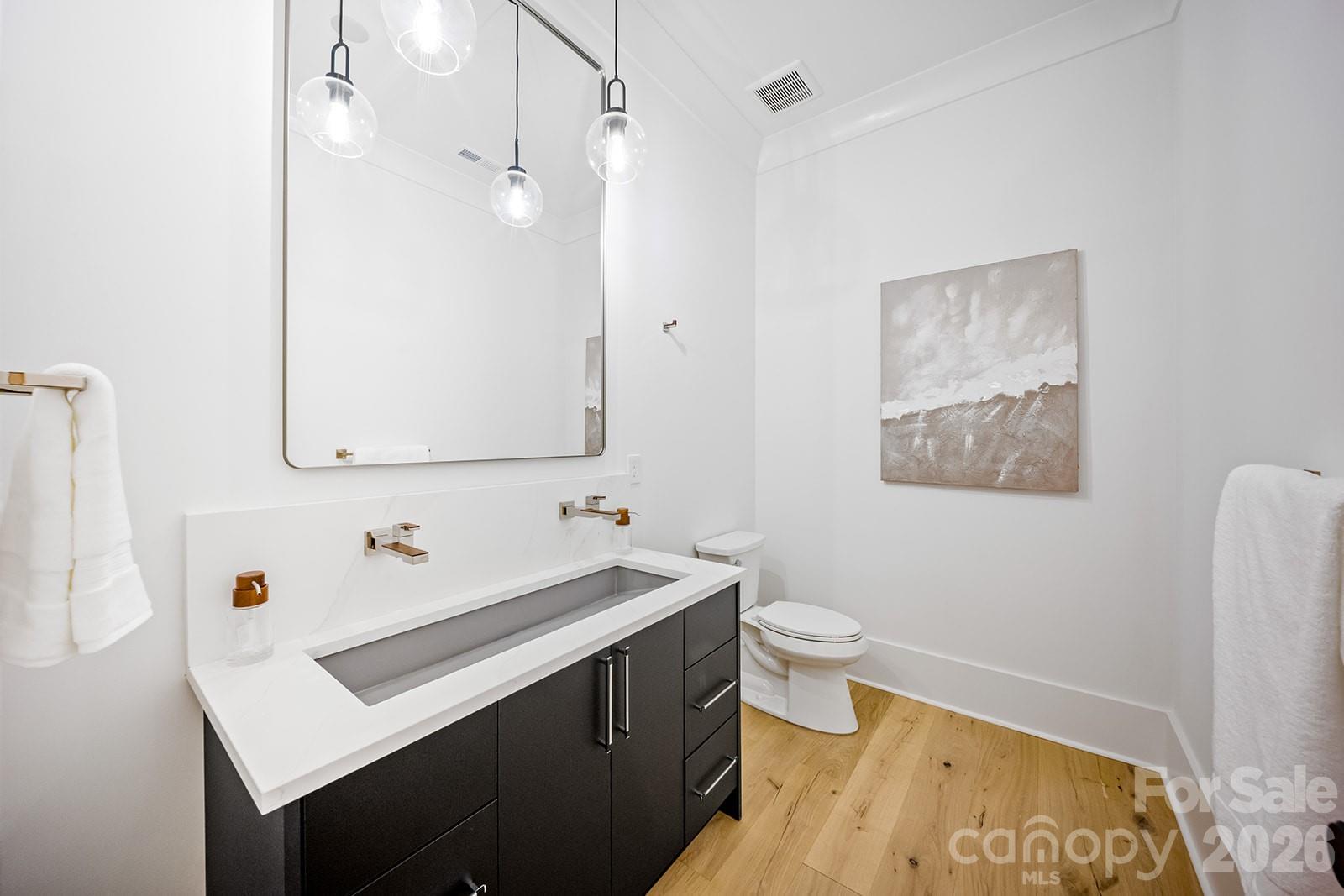 2541 Shenandoah Avenue — Charlotte