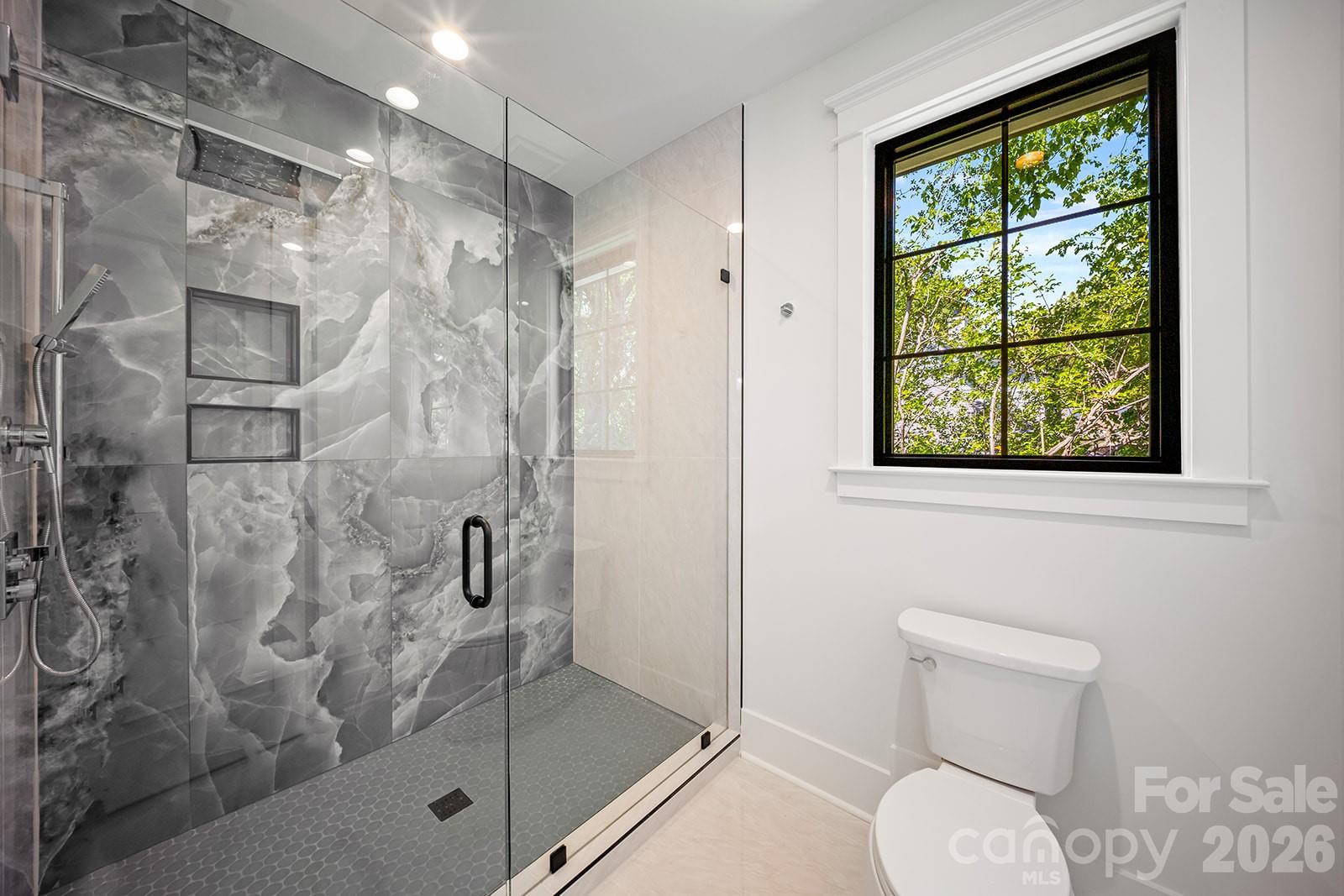 2541 Shenandoah Avenue — Charlotte