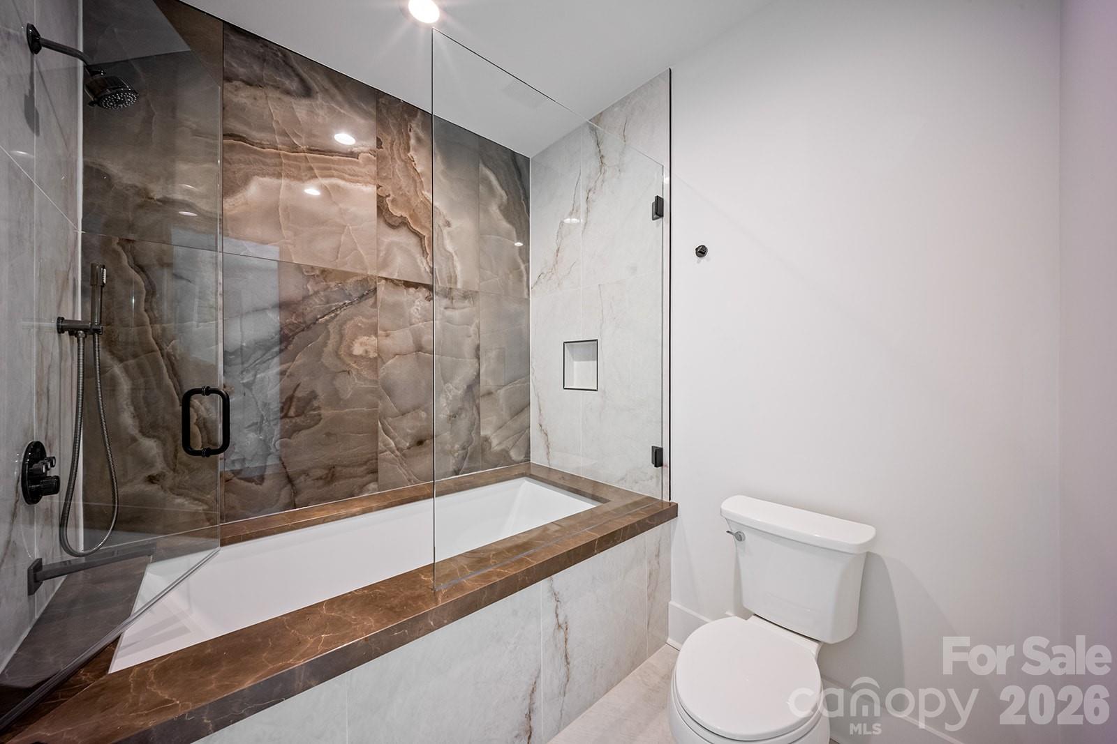 2541 Shenandoah Avenue — Charlotte